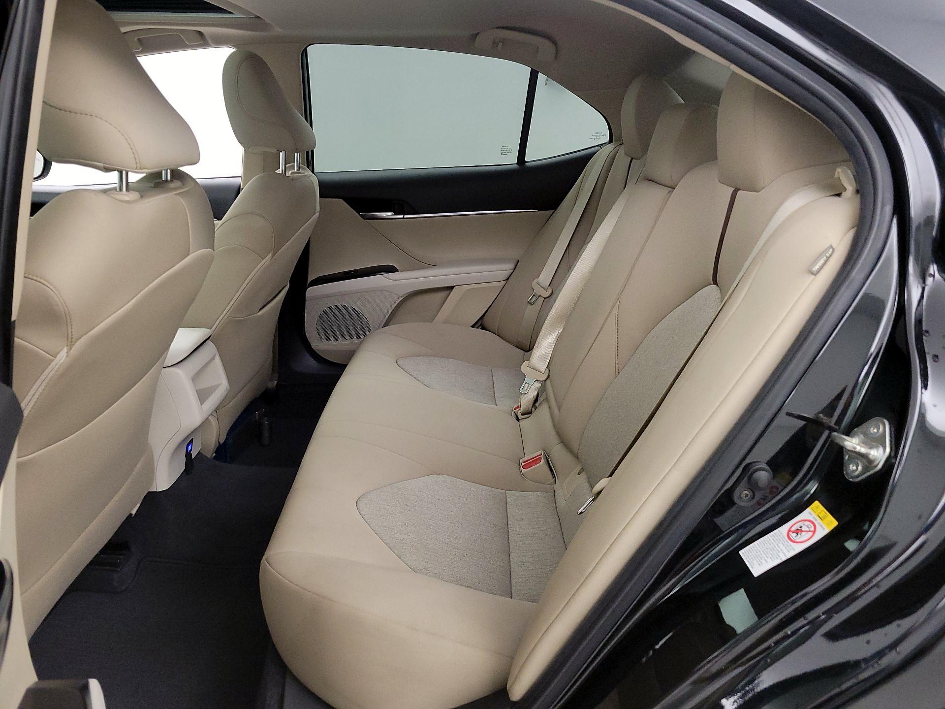 Thumbnail: 2019 Toyota Camry - 18