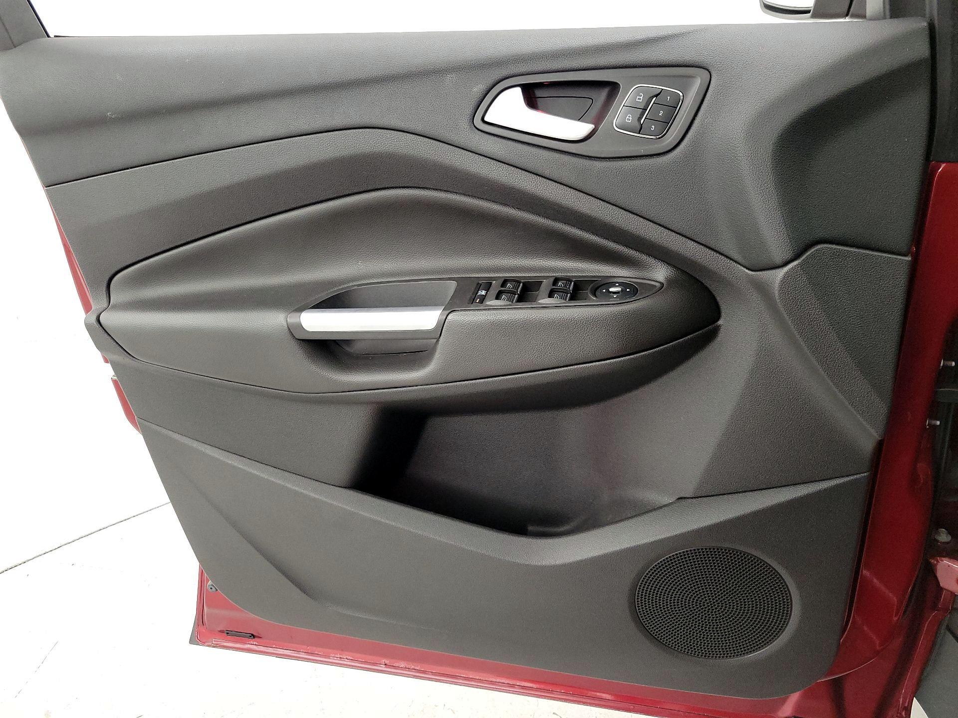 Thumbnail: 2013 Ford Escape - 12