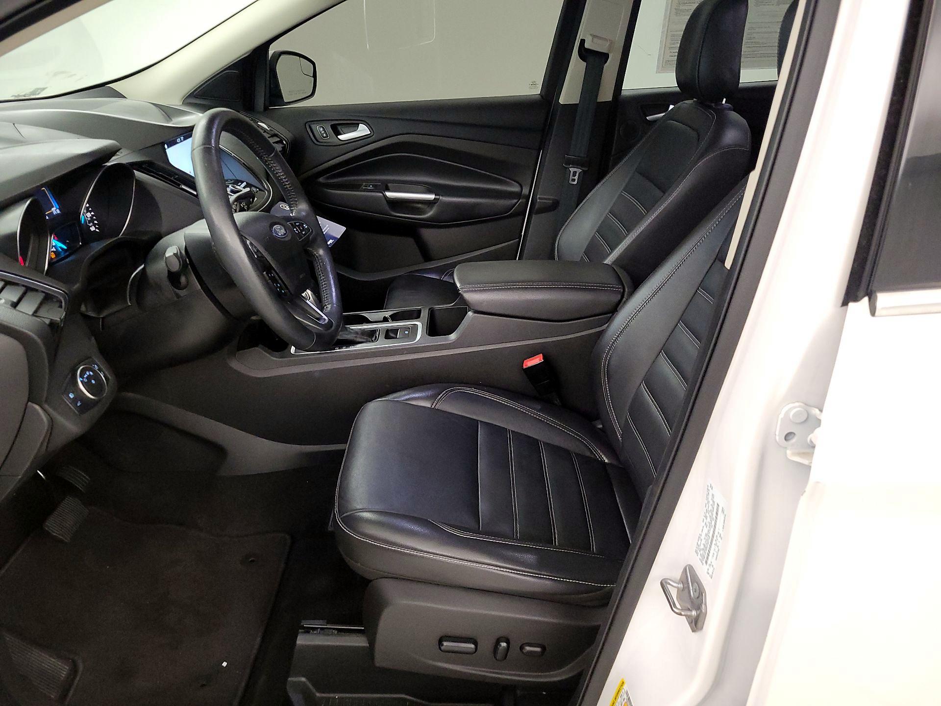 Thumbnail: 2019 Ford Escape - 9