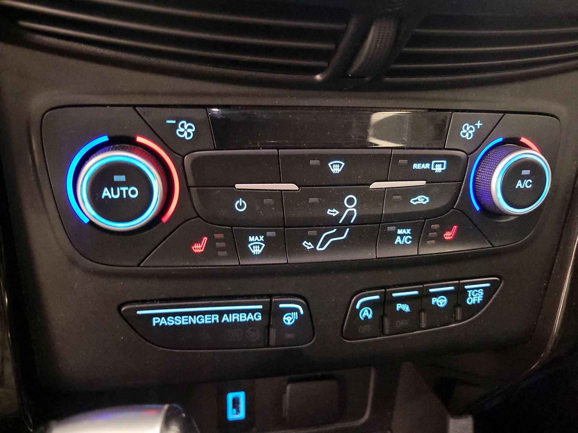 Thumbnail: 2019 Ford Escape - 15