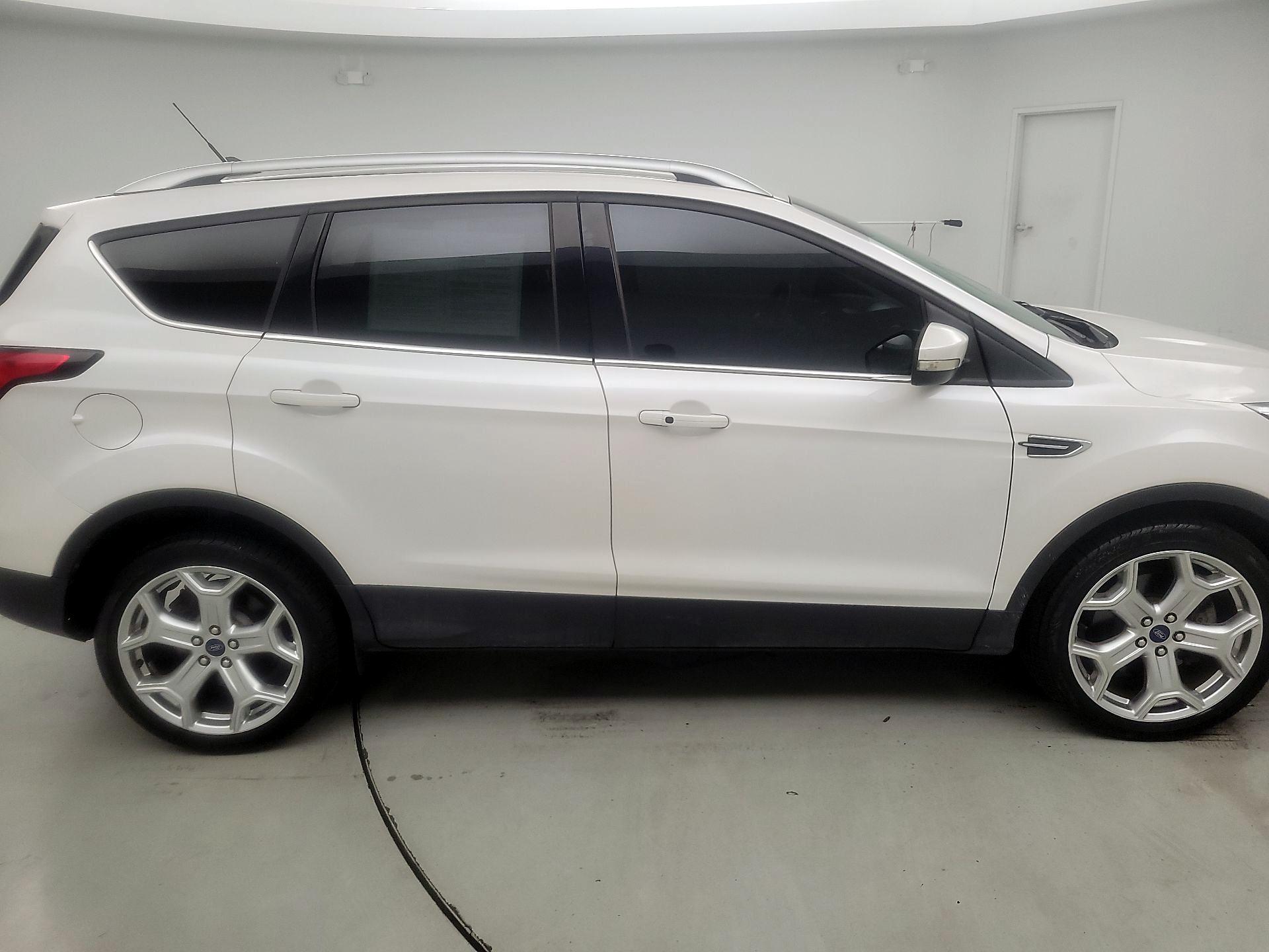 Thumbnail: 2019 Ford Escape - 4