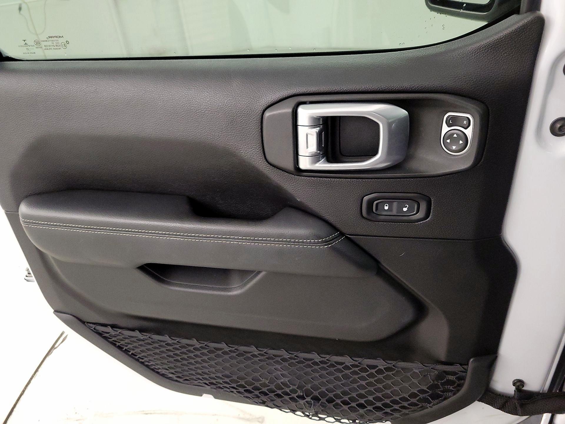 Thumbnail: 2020 Jeep Wrangler - 10