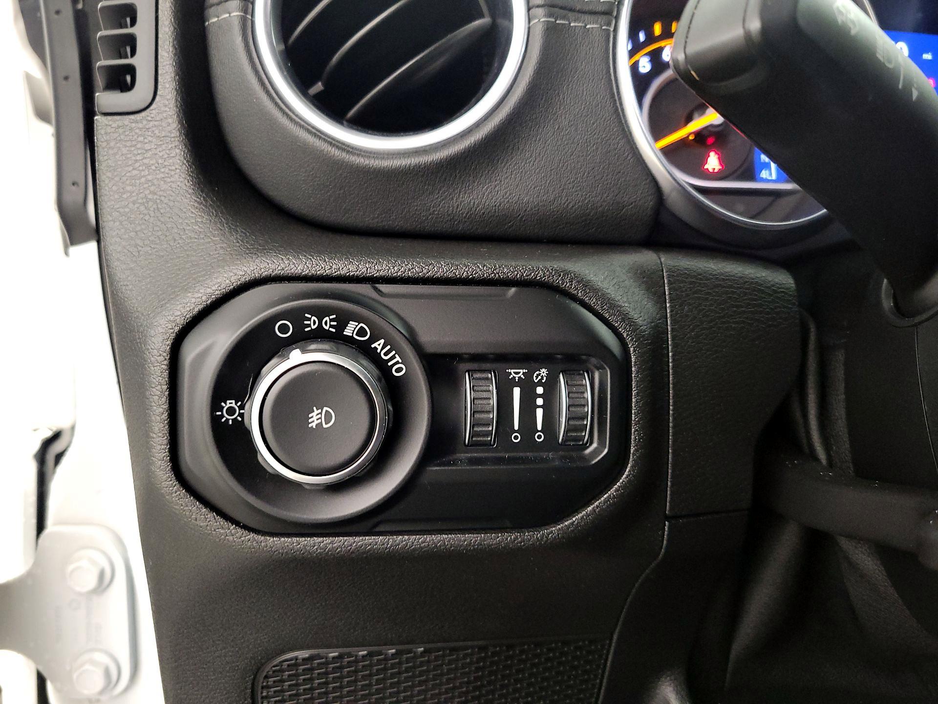 Thumbnail: 2020 Jeep Wrangler - 11