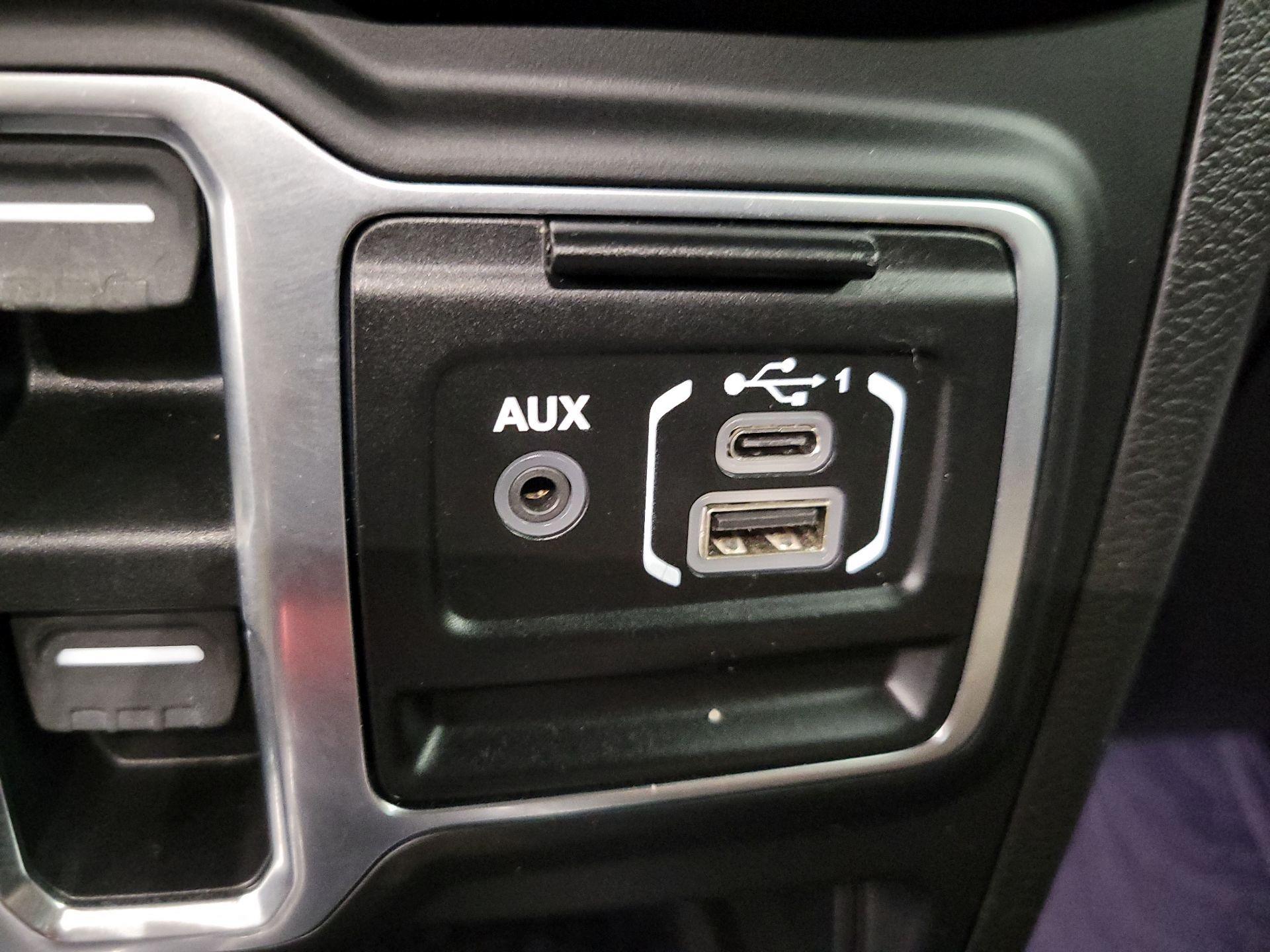 Thumbnail: 2020 Jeep Wrangler - 17