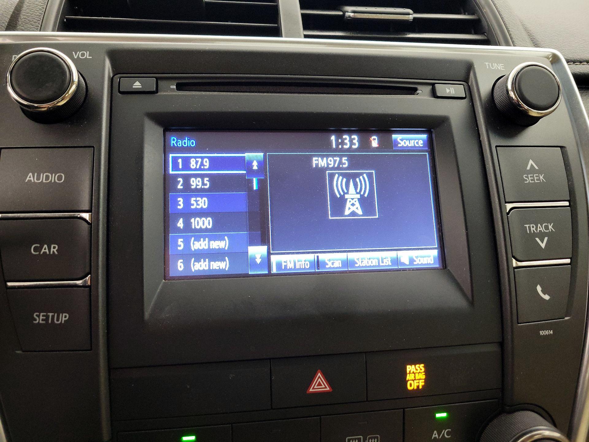 Thumbnail: 2016 Toyota Camry - 15