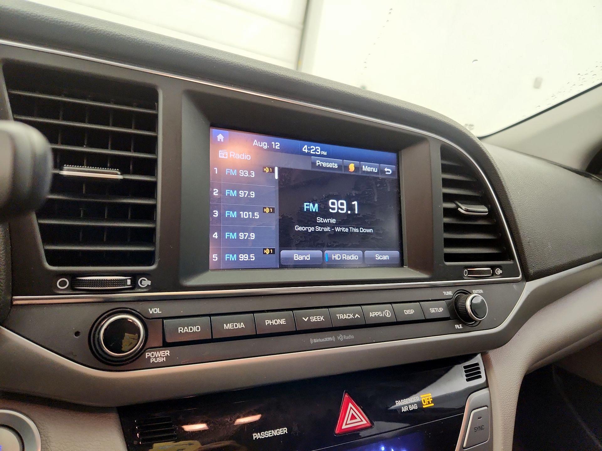 Thumbnail: 2018 Hyundai Elantra - 15