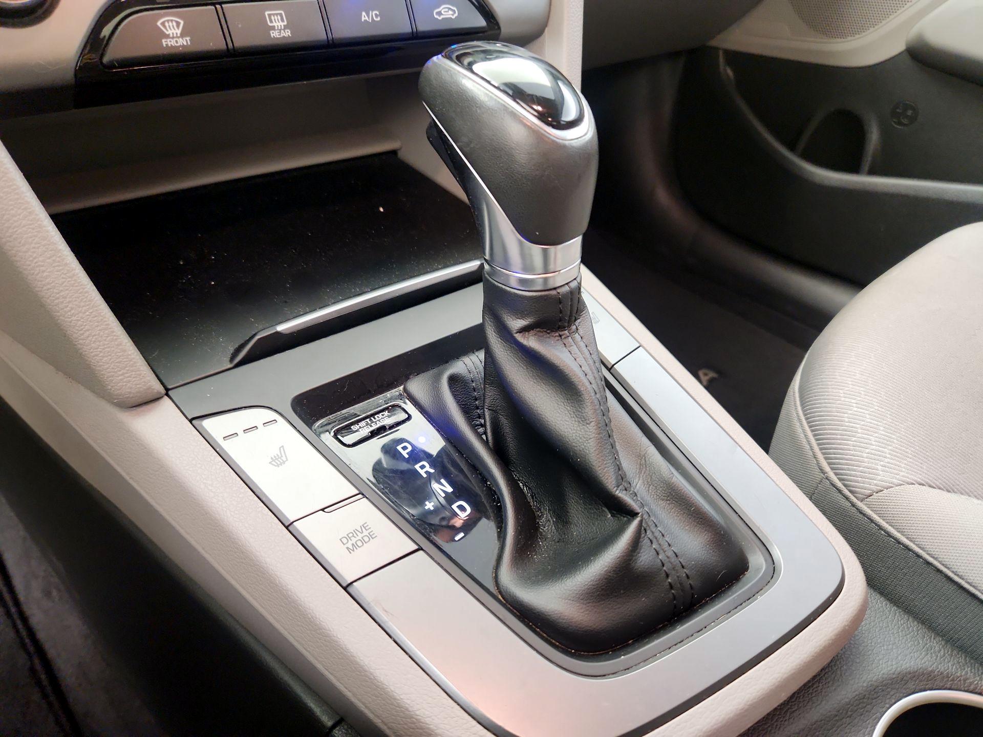 Thumbnail: 2018 Hyundai Elantra - 17