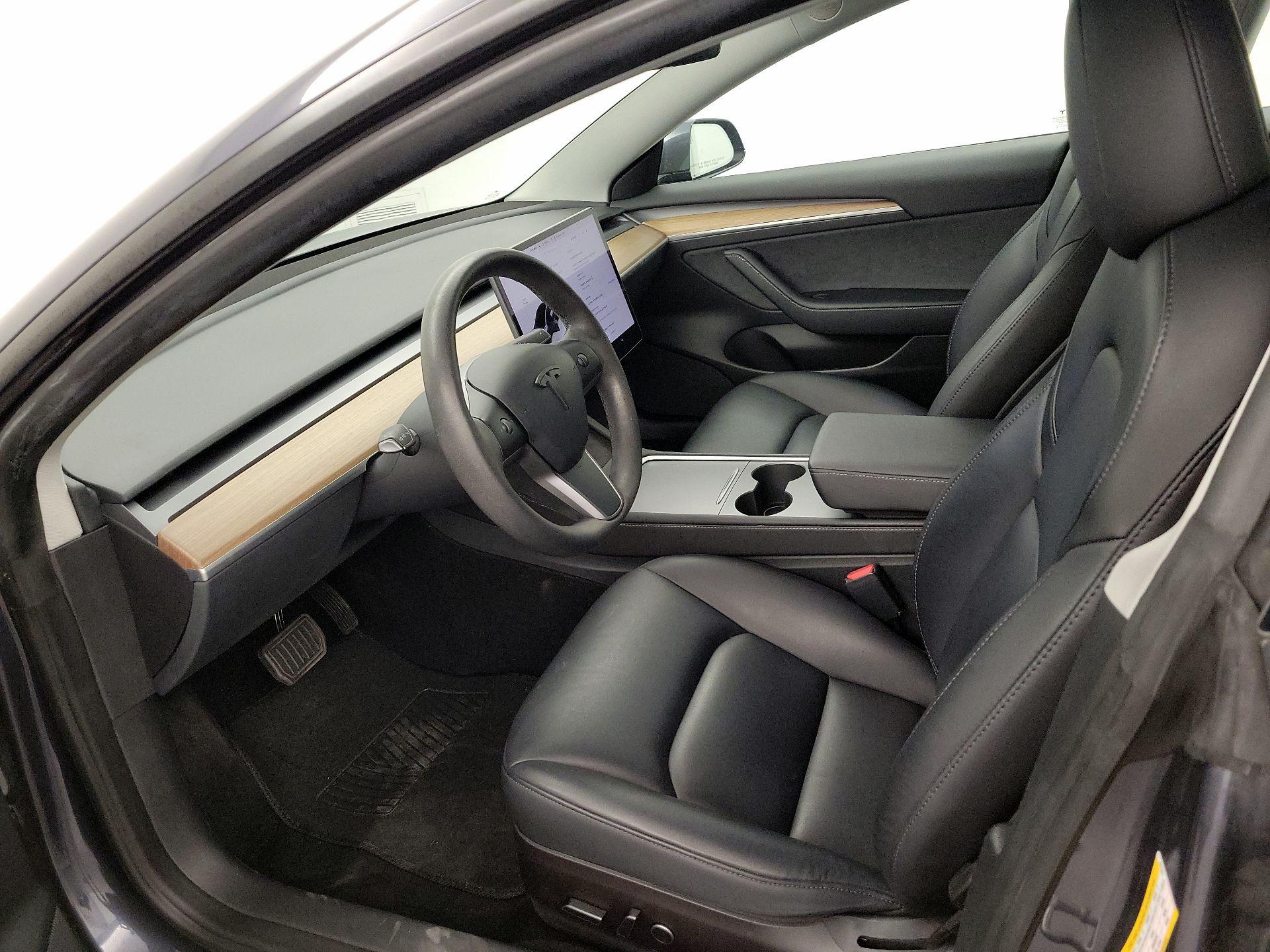 Thumbnail: 2023 Tesla Model 3 - 11