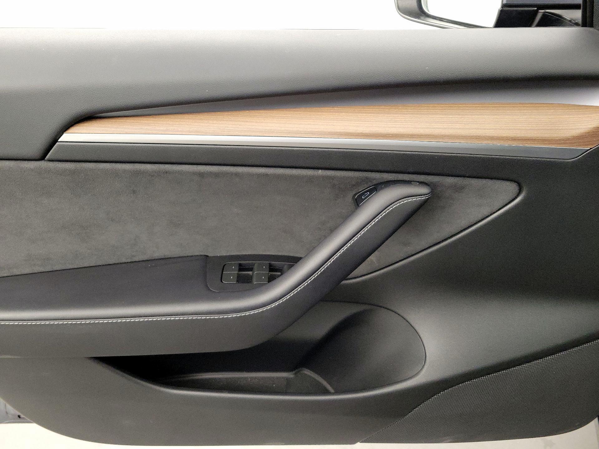 Thumbnail: 2023 Tesla Model 3 - 12