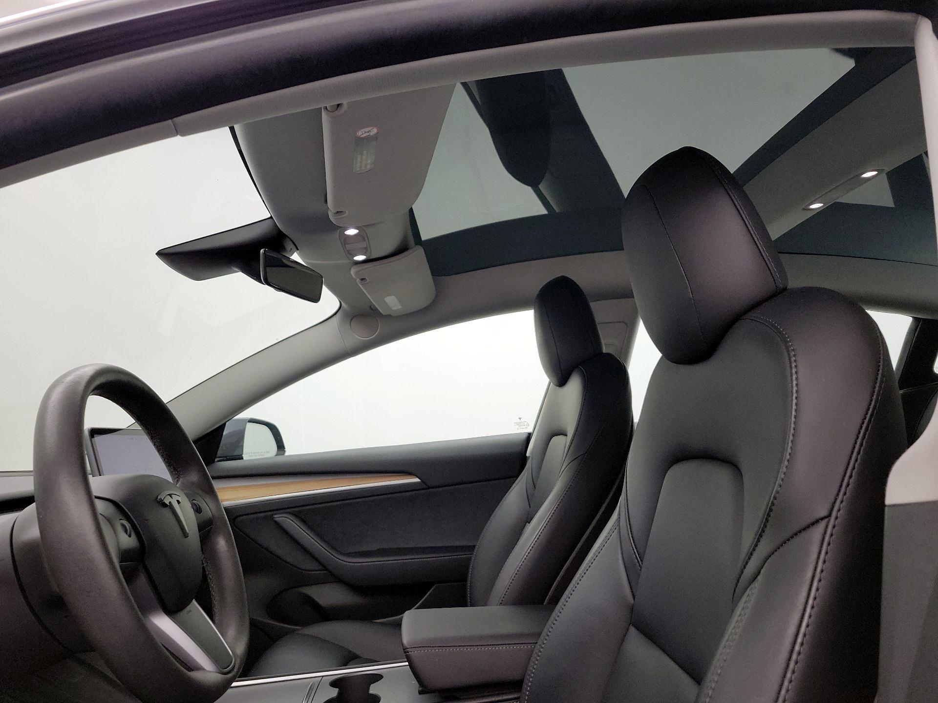 Thumbnail: 2023 Tesla Model 3 - 19