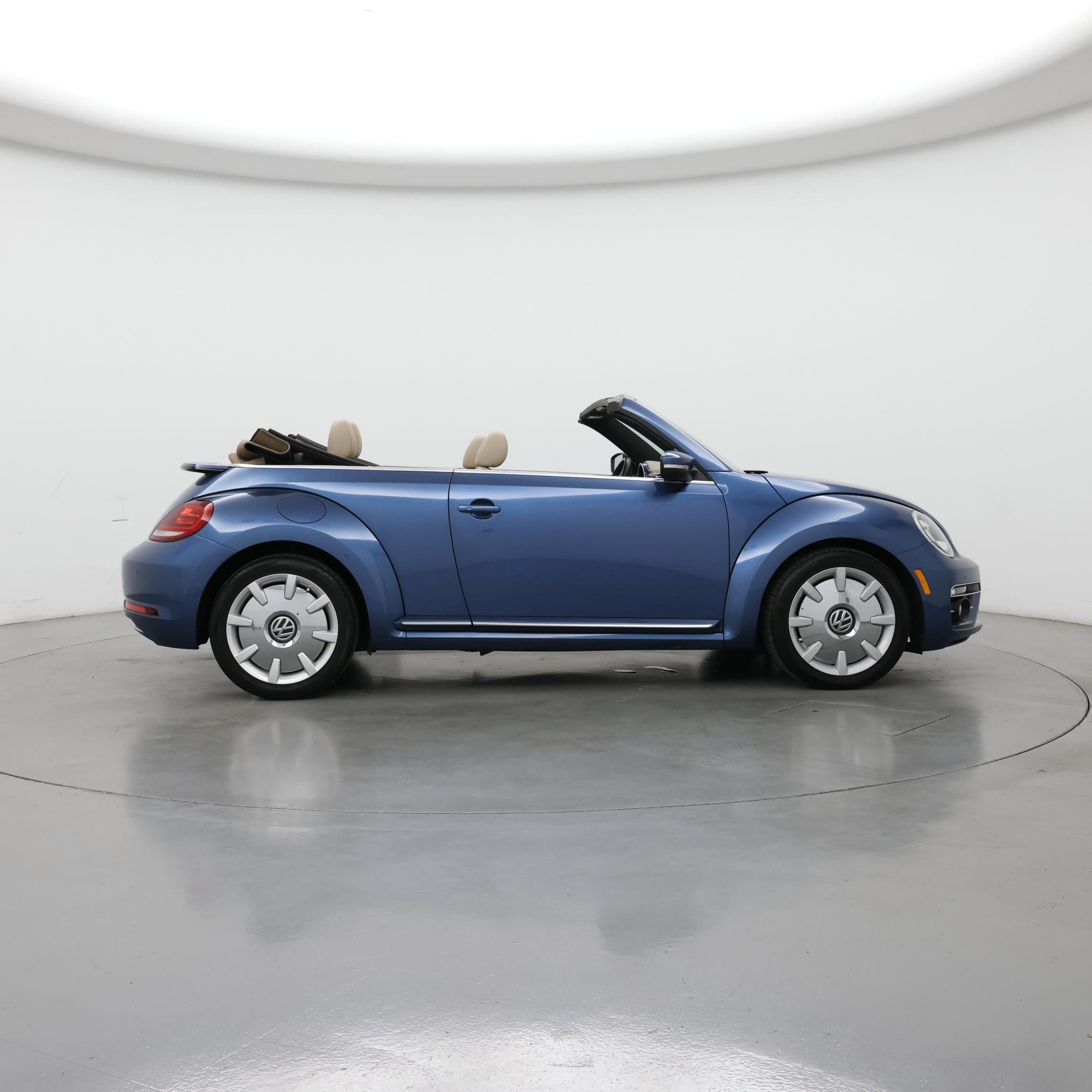 Thumbnail: 2019 Volkswagen Beetle - 7