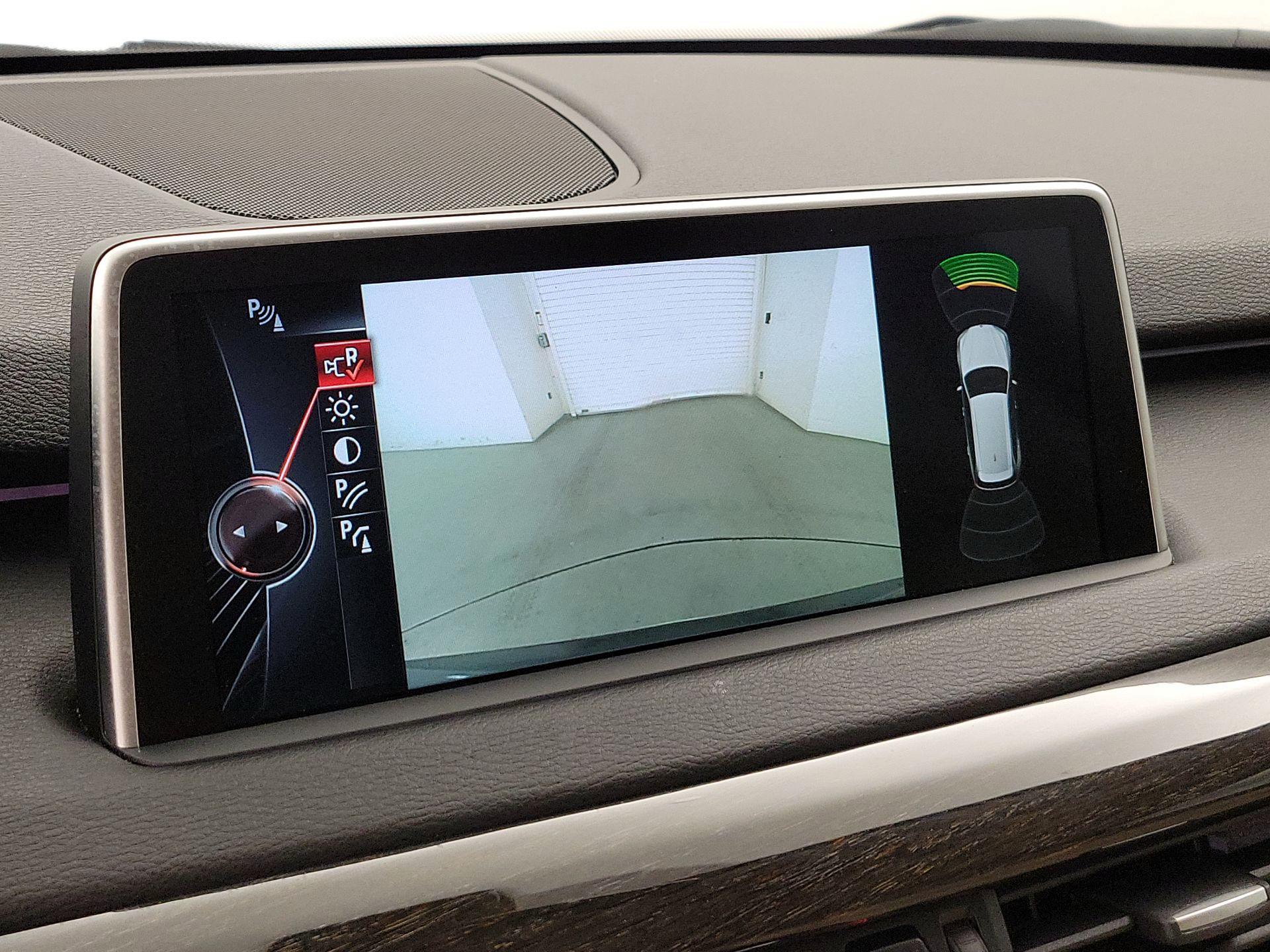 Thumbnail: 2015 BMW X5 - 15