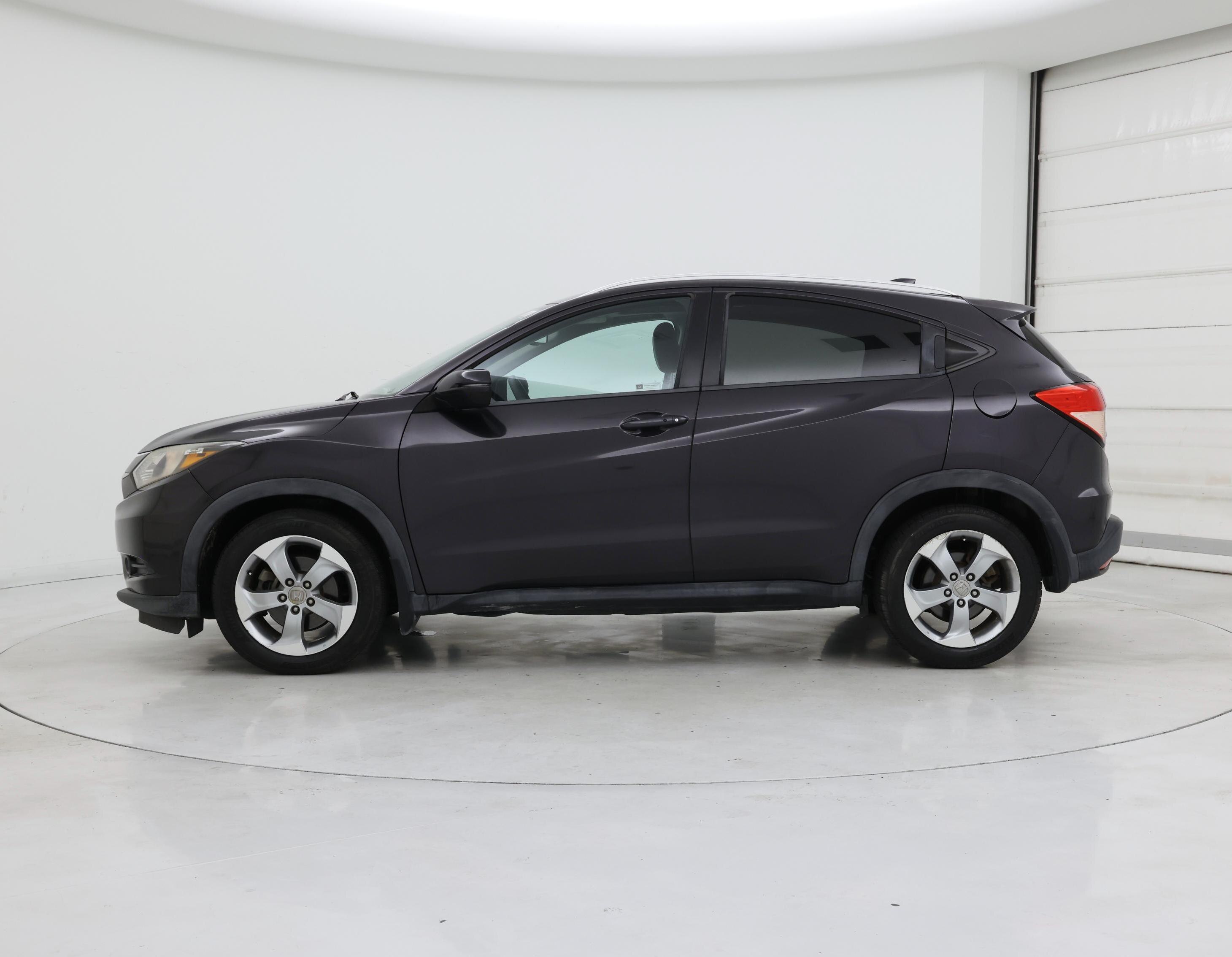 Thumbnail: 2016 Honda HR-V - 3