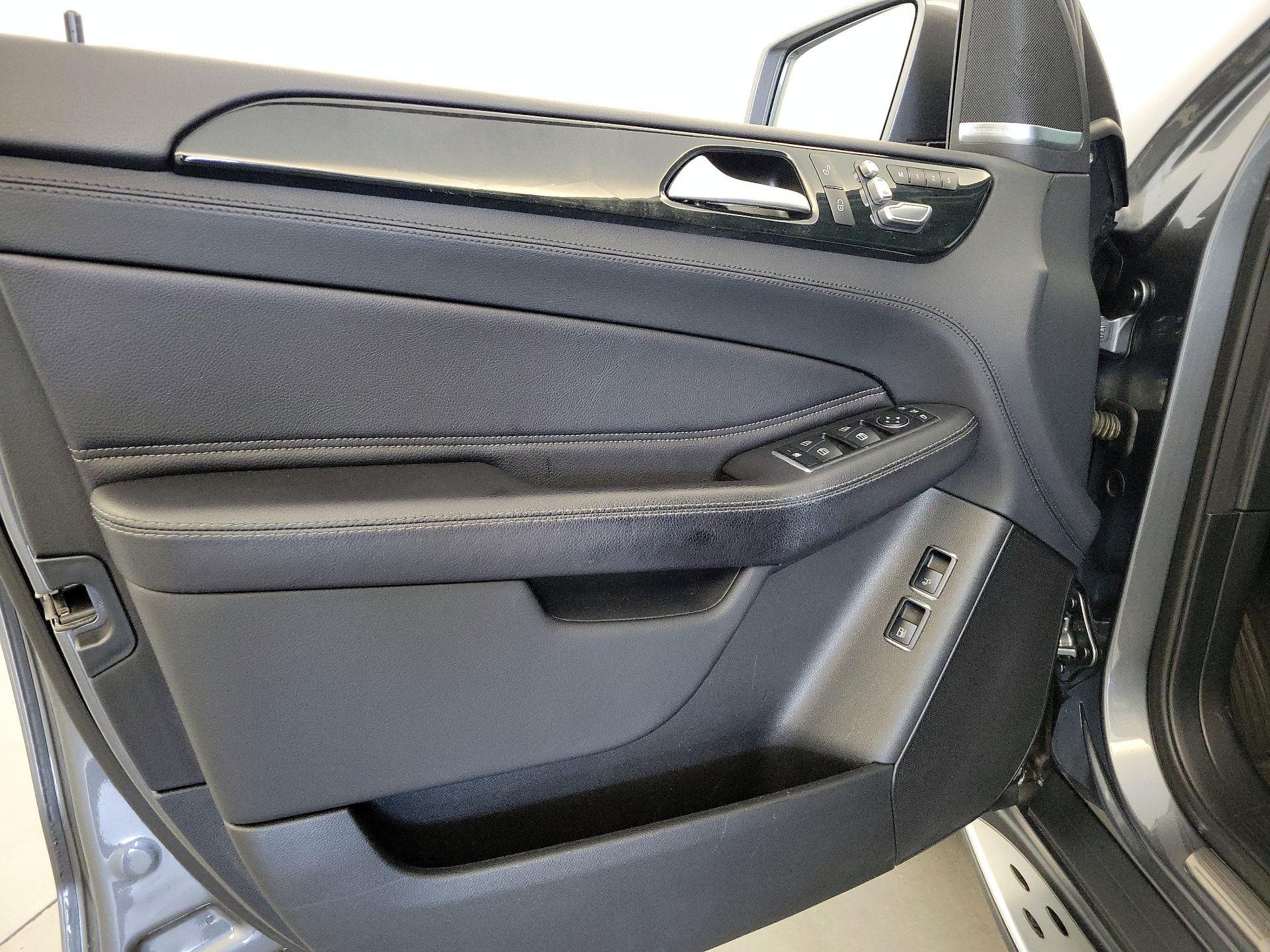 Thumbnail: 2018 Mercedes-Benz GLE - 12