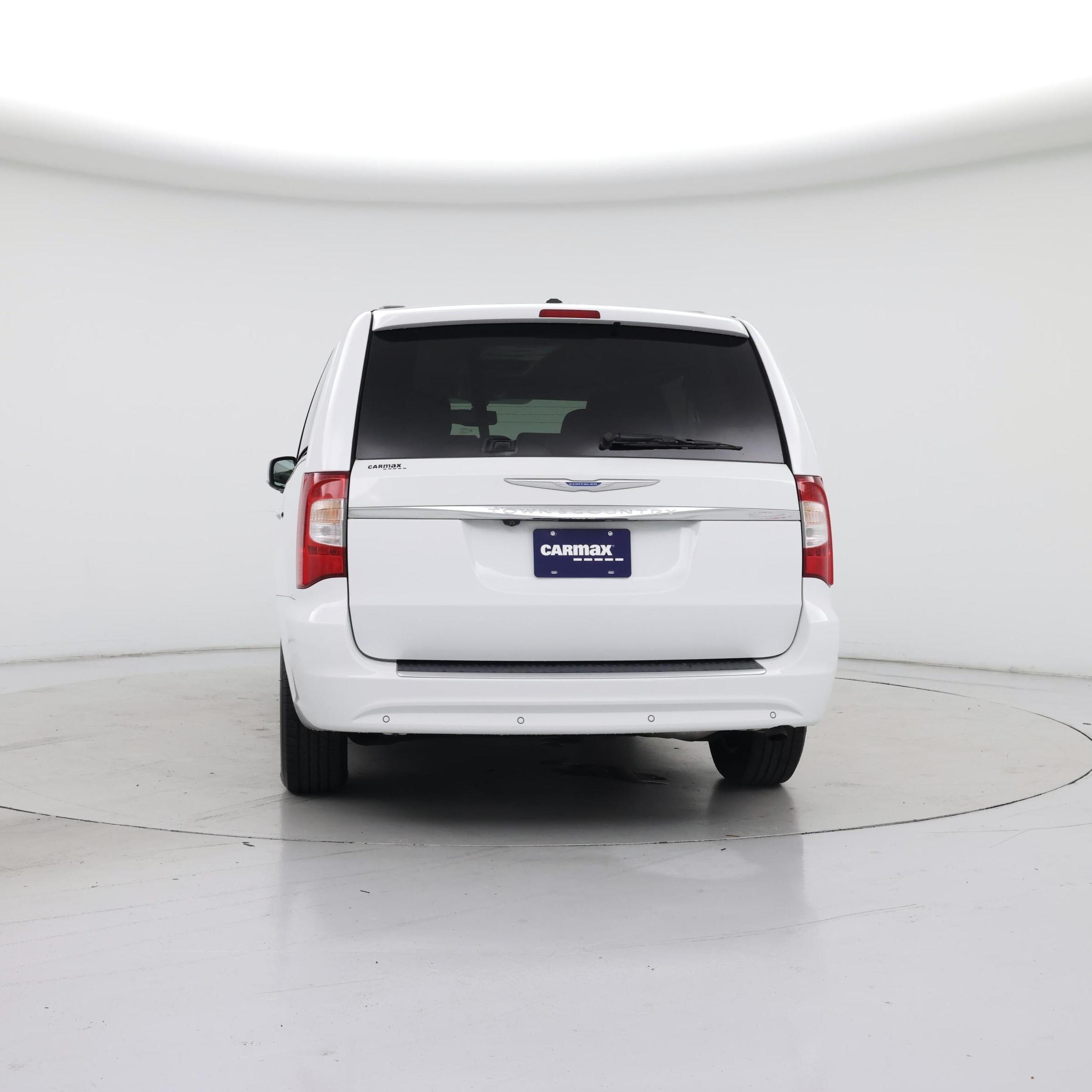 Thumbnail: 2014 Chrysler Town & Country - 6