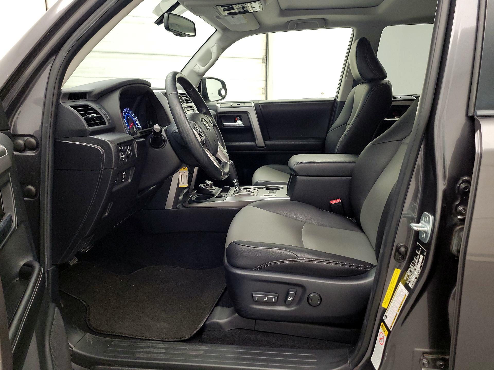 Thumbnail: 2015 Toyota 4Runner - 11