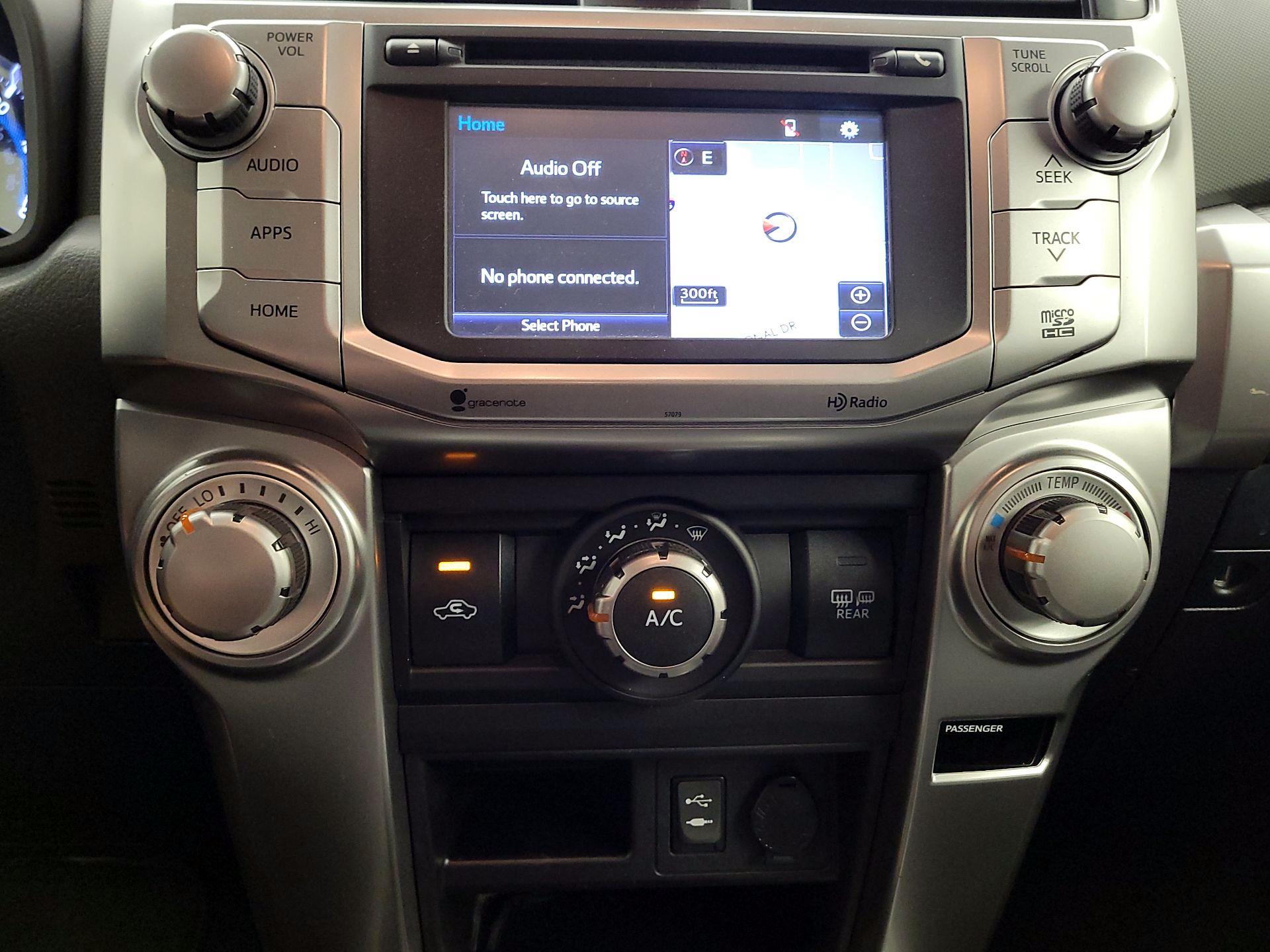 Thumbnail: 2015 Toyota 4Runner - 17