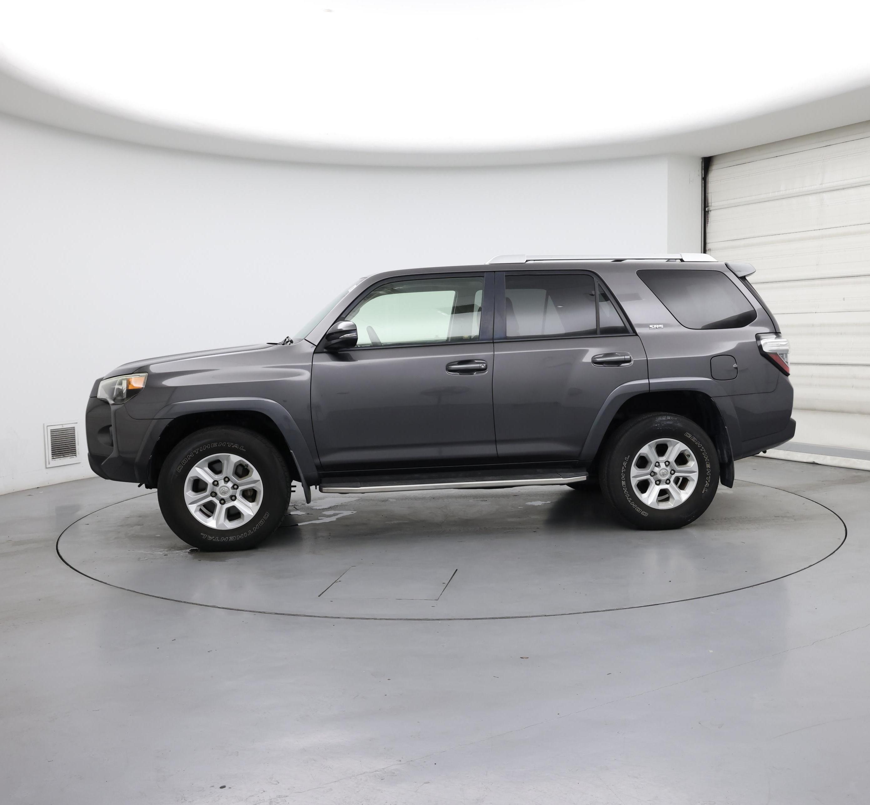 Thumbnail: 2015 Toyota 4Runner - 3