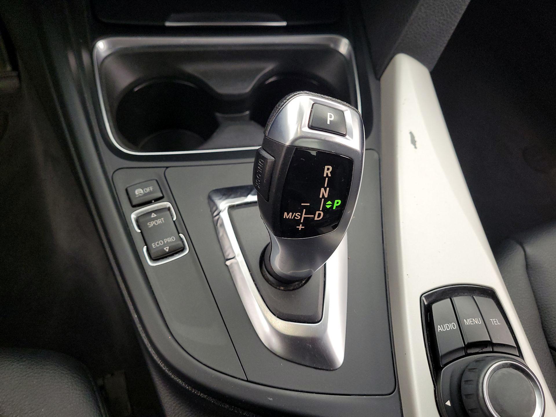 Thumbnail: 2015 BMW 3 Series - 16