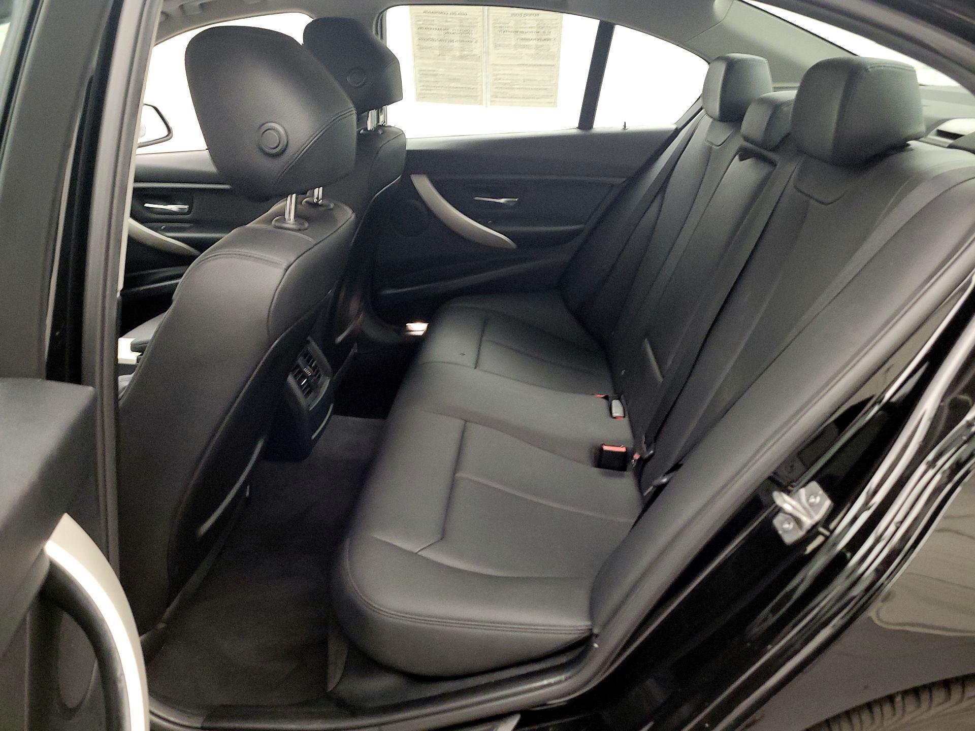Thumbnail: 2015 BMW 3 Series - 17