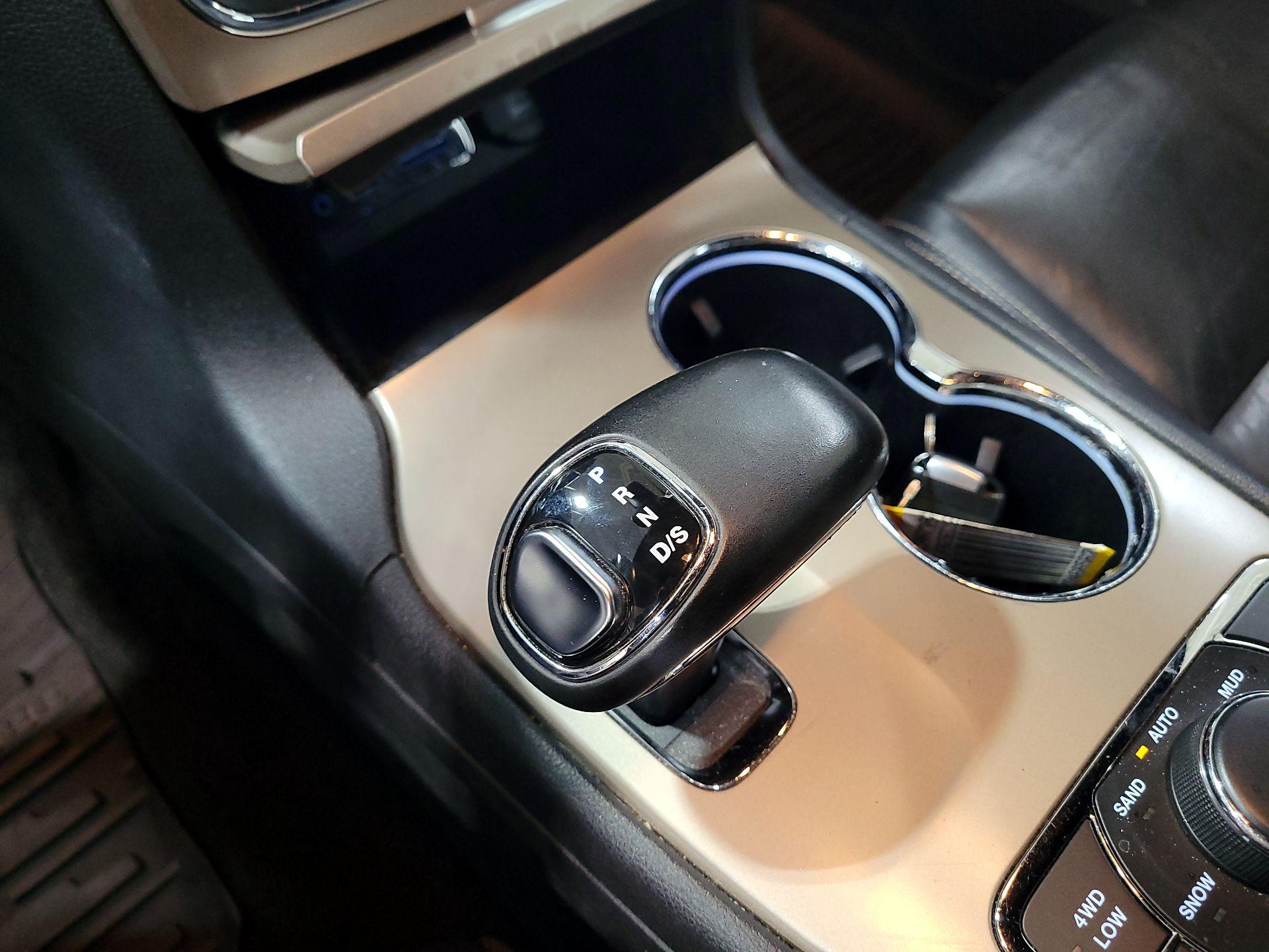 Thumbnail: 2014 Jeep Grand Cherokee - 17
