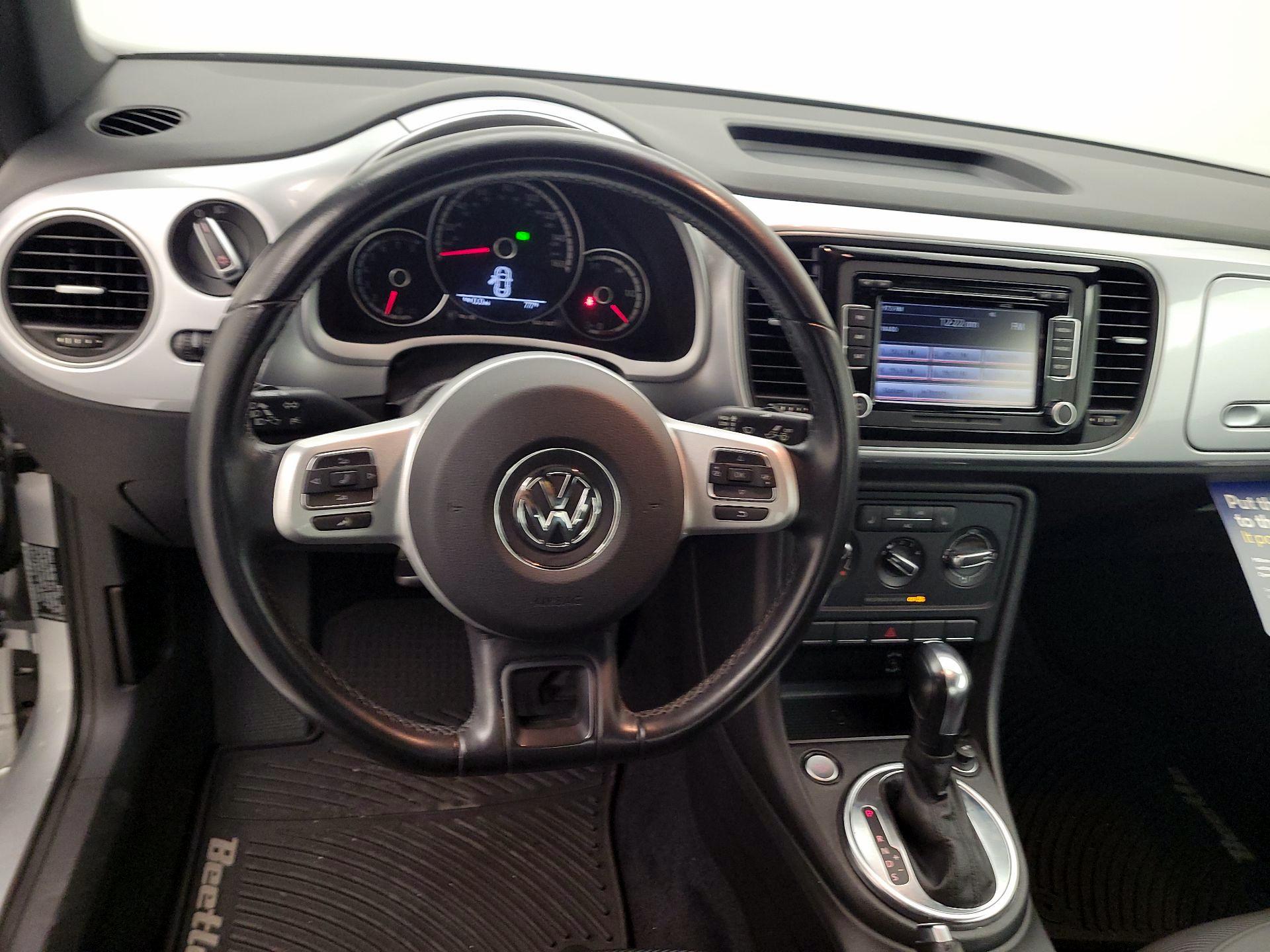 Thumbnail: 2014 Volkswagen Beetle - 10