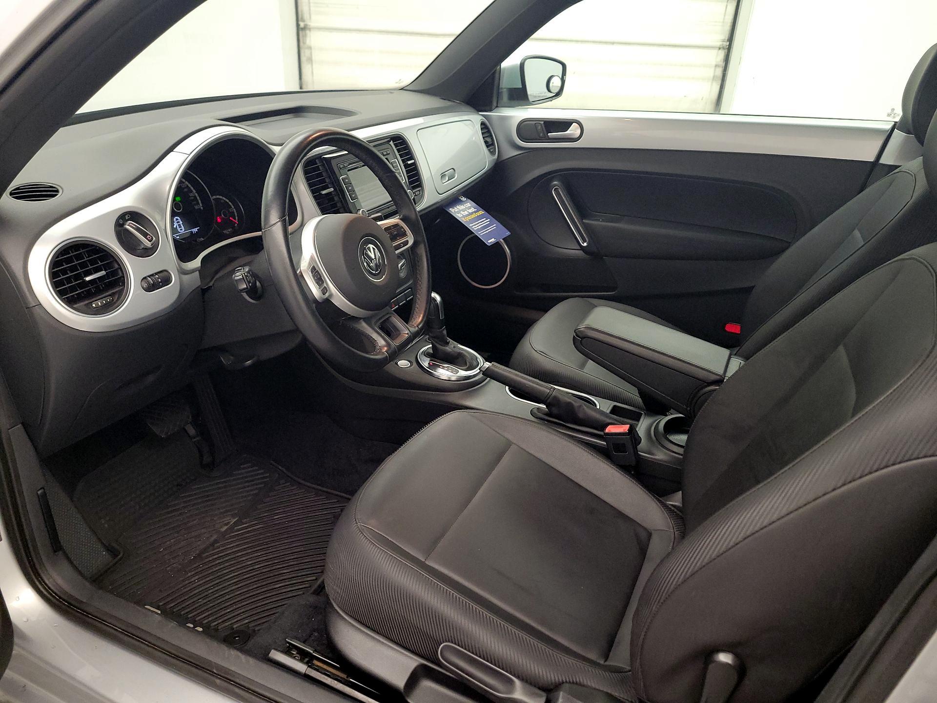 Thumbnail: 2014 Volkswagen Beetle - 11