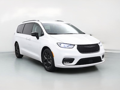 White 2024 Chrysler Pacifica Touring L