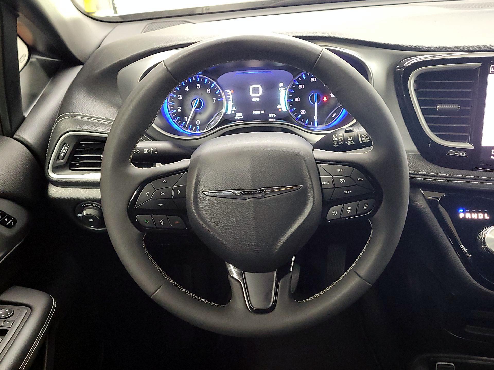 Thumbnail: 2024 Chrysler Pacifica - 10