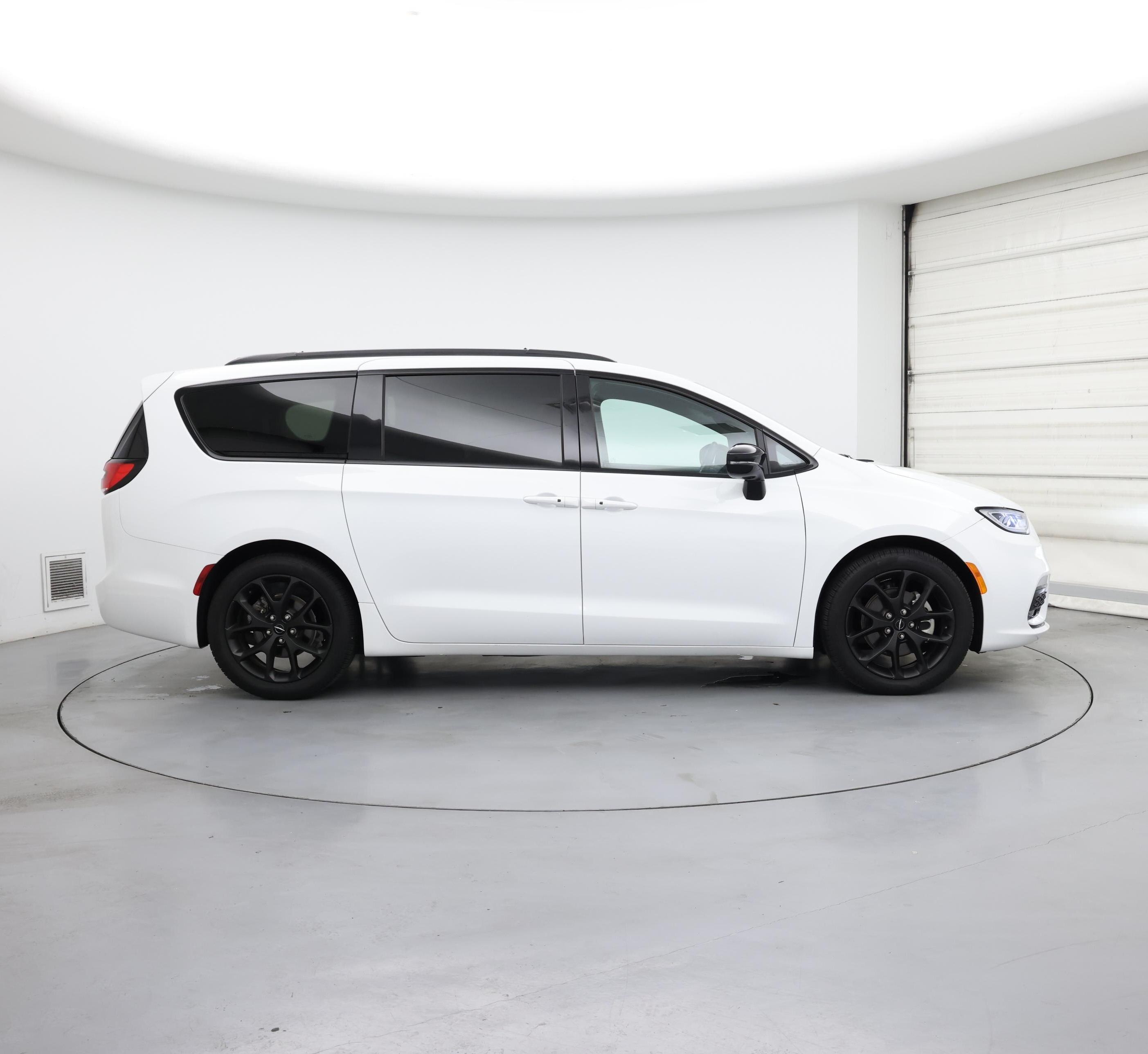 Thumbnail: 2024 Chrysler Pacifica - 7