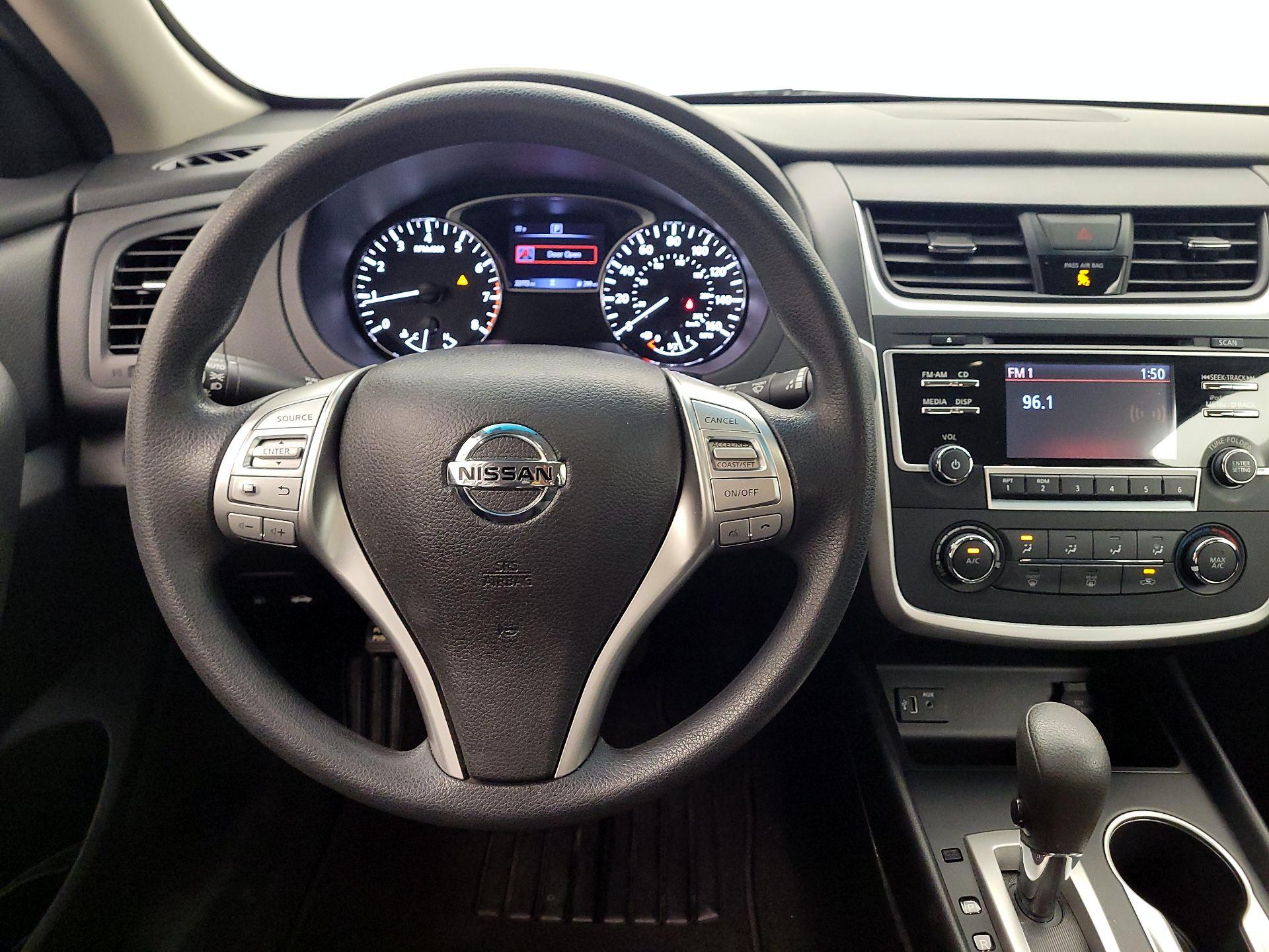 Thumbnail: 2018 Nissan Altima - 10