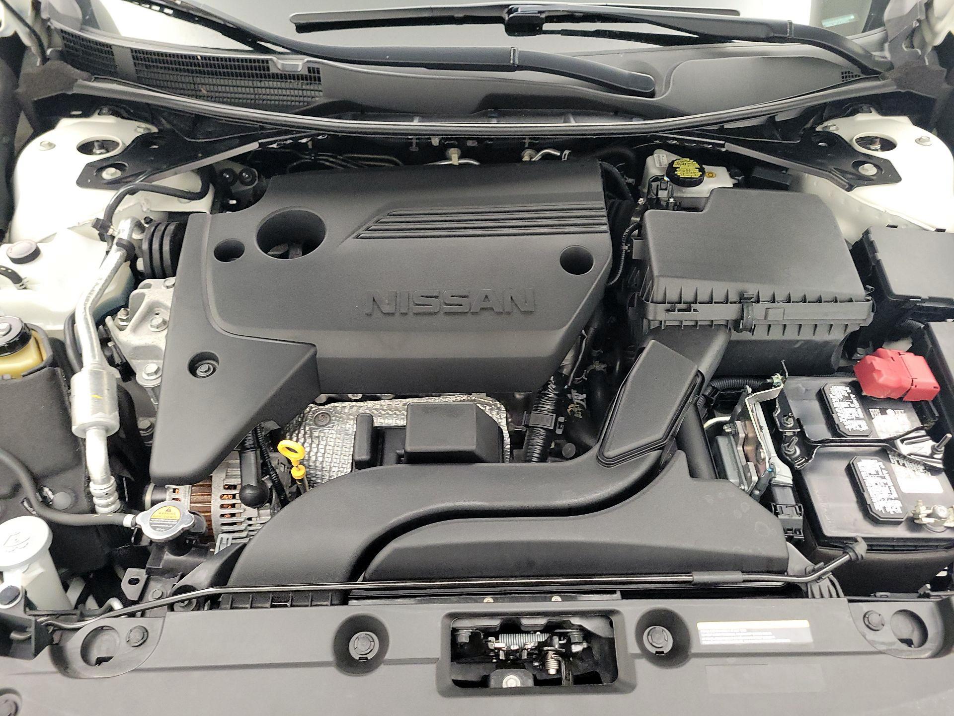 Thumbnail: 2018 Nissan Altima - 17