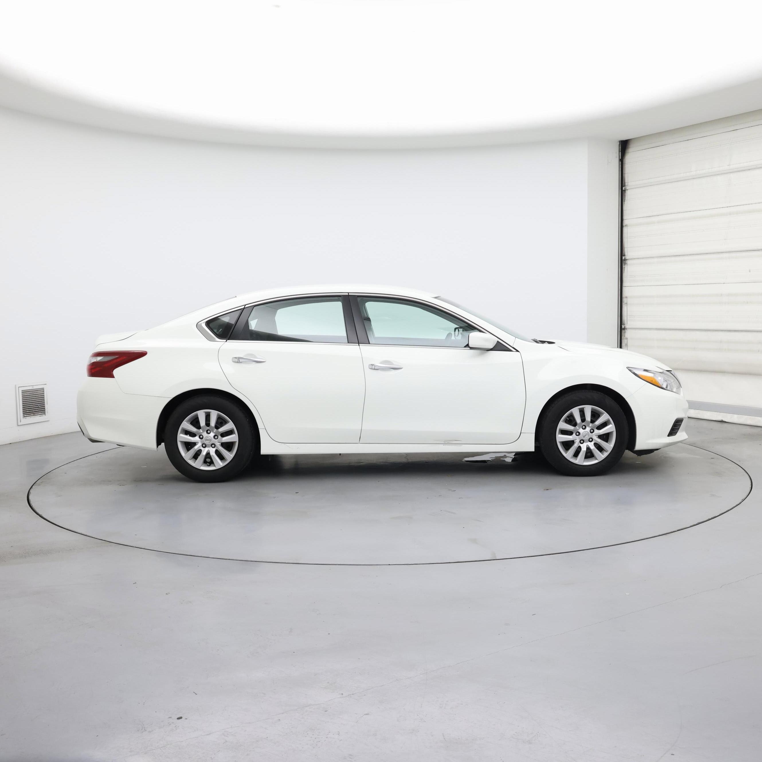 Thumbnail: 2018 Nissan Altima - 7