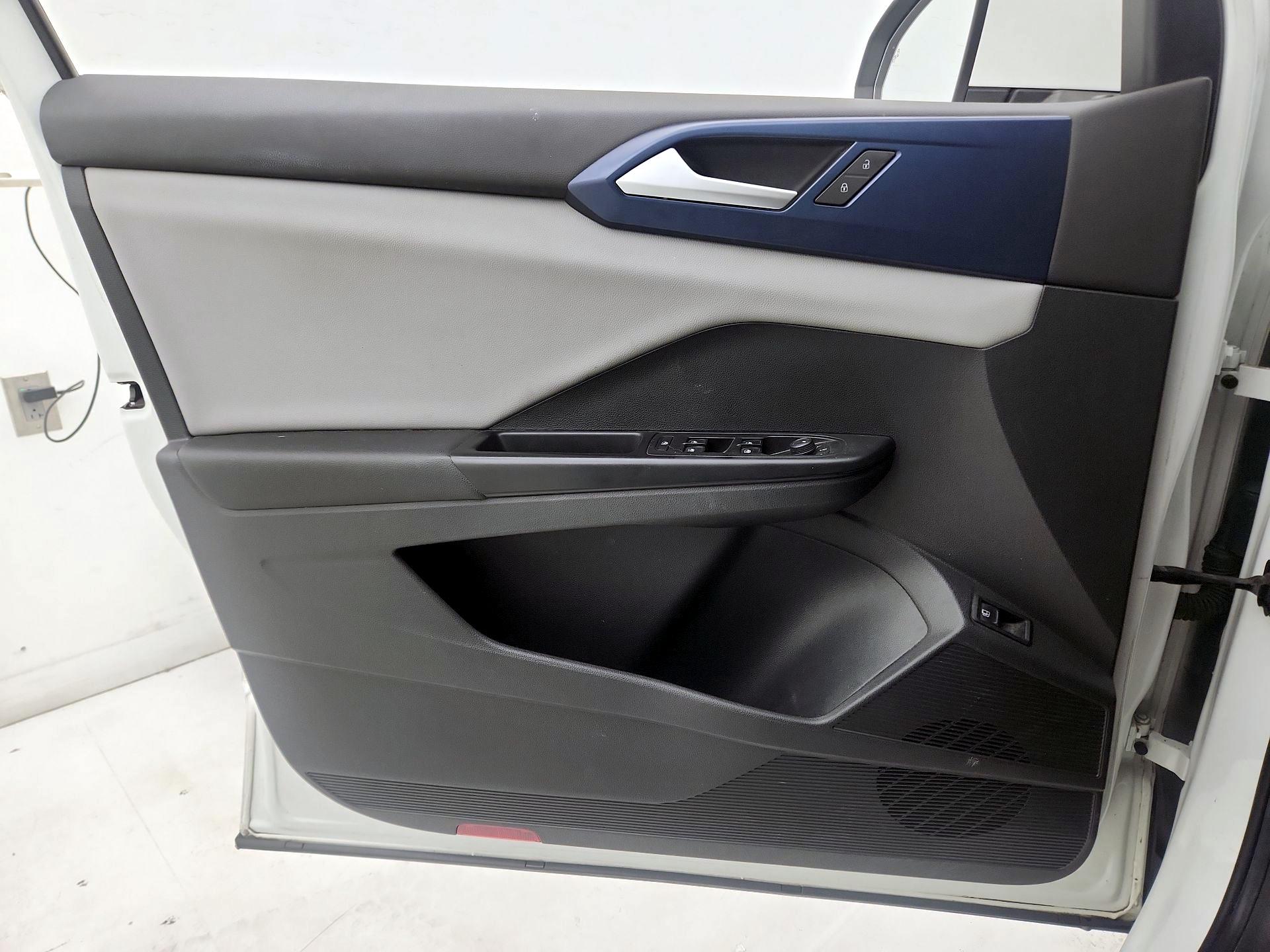Thumbnail: 2022 Volkswagen Taos - 12