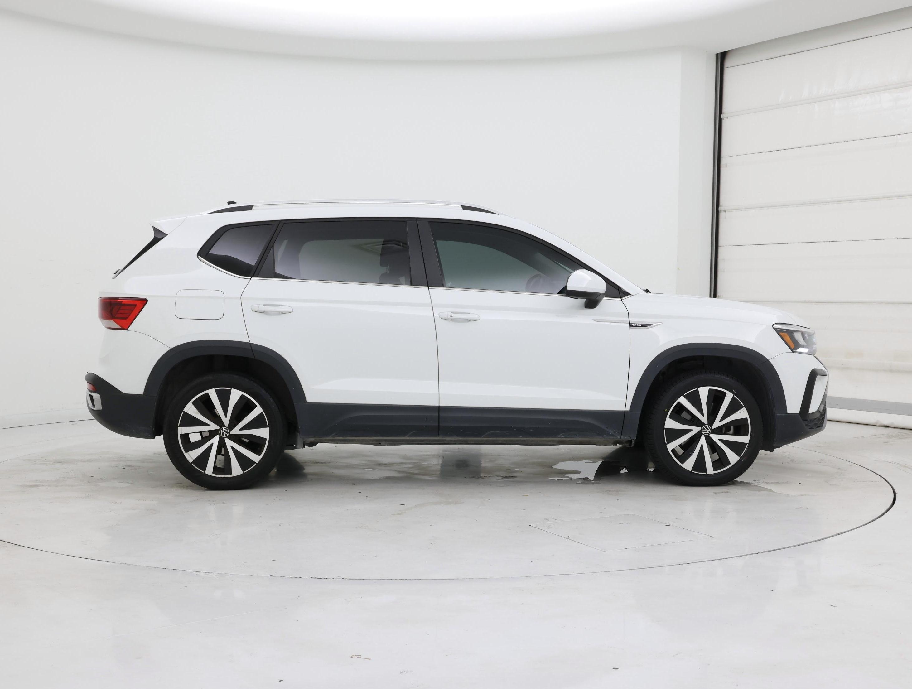 Thumbnail: 2022 Volkswagen Taos - 7