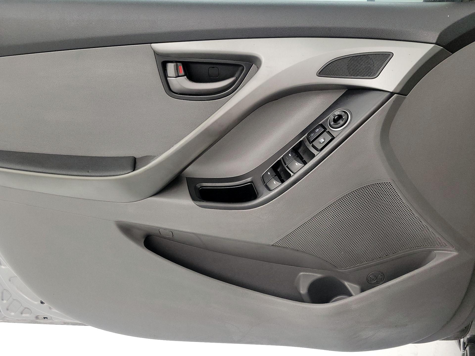 Thumbnail: 2014 Hyundai Elantra - 10