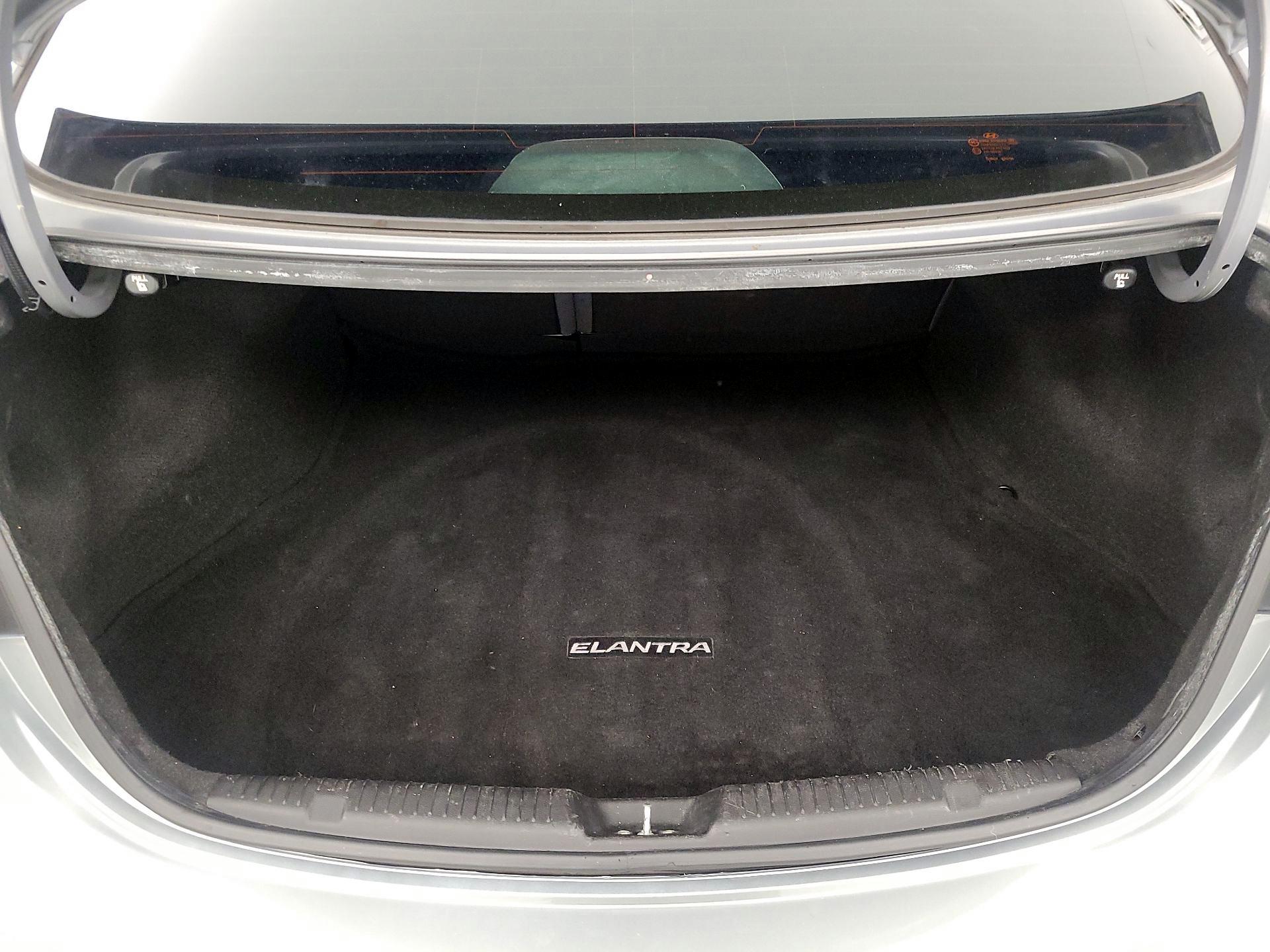 Thumbnail: 2014 Hyundai Elantra - 17
