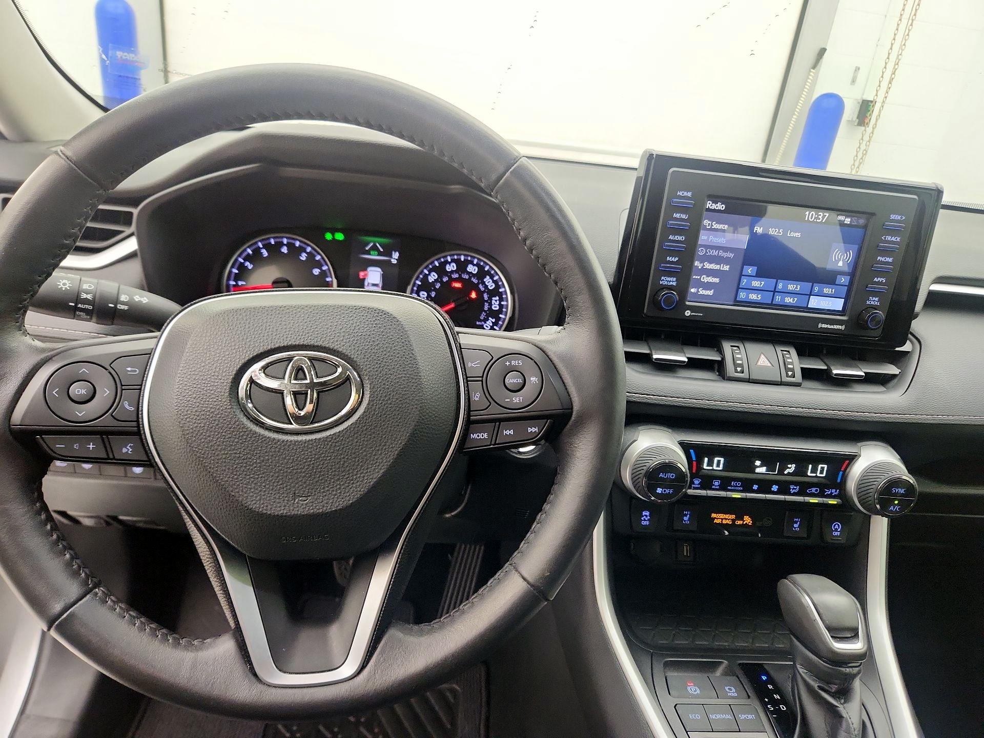 Thumbnail: 2020 Toyota RAV4 - 9