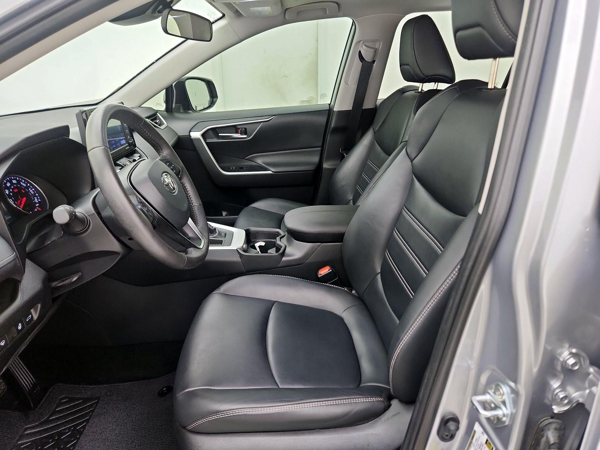 Thumbnail: 2020 Toyota RAV4 - 11