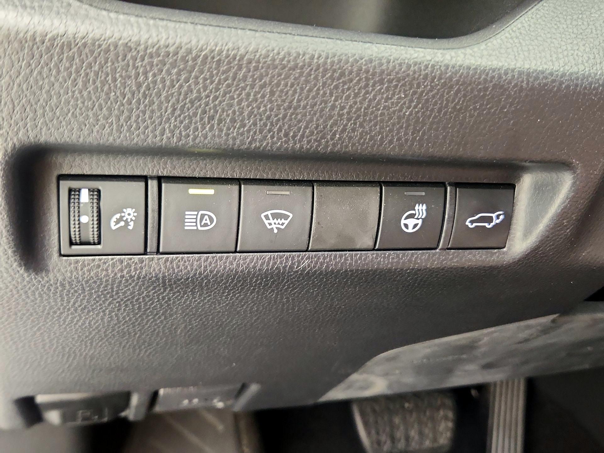 Thumbnail: 2020 Toyota RAV4 - 13