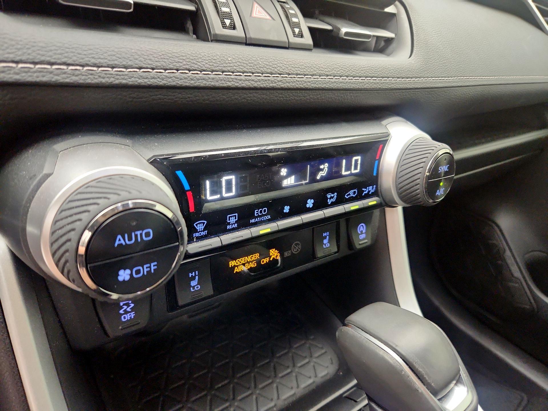 Thumbnail: 2020 Toyota RAV4 - 16