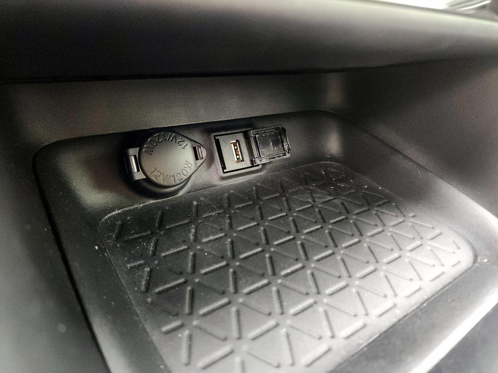 Thumbnail: 2020 Toyota RAV4 - 18
