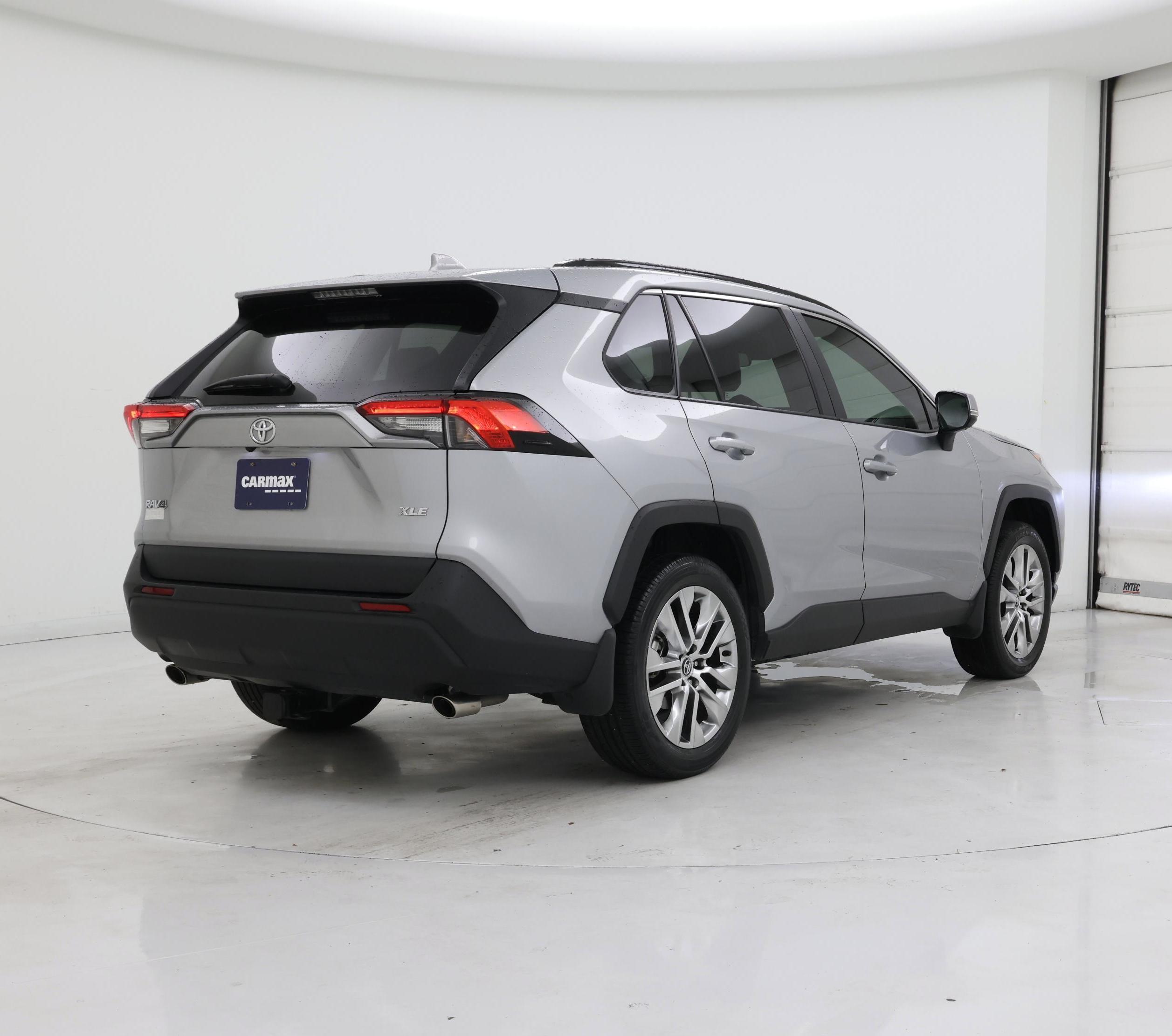 Thumbnail: 2020 Toyota RAV4 - 8