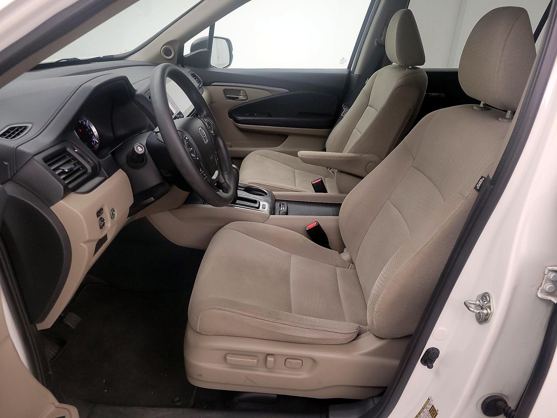 Thumbnail: 2017 Honda Pilot - 11