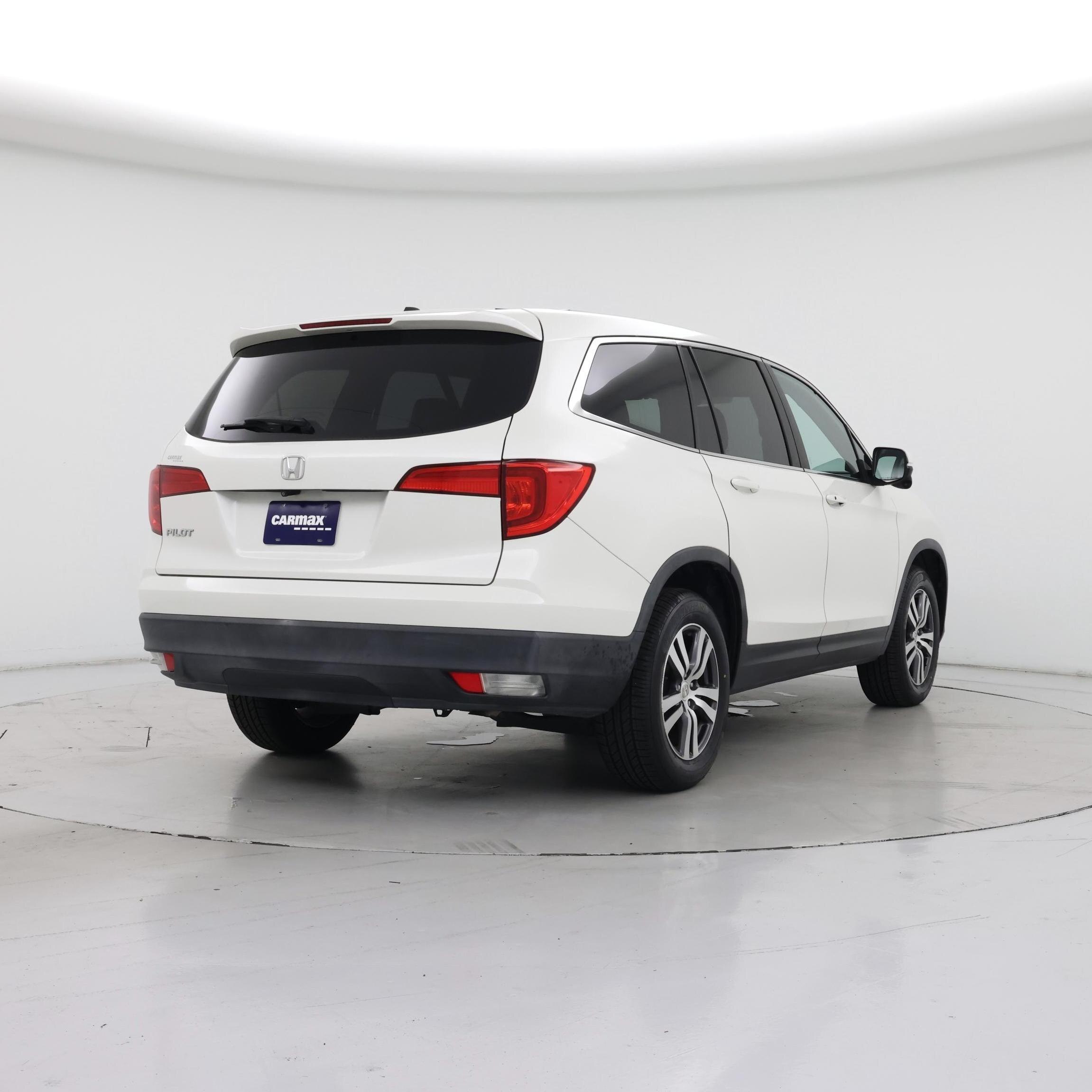 Thumbnail: 2017 Honda Pilot - 8