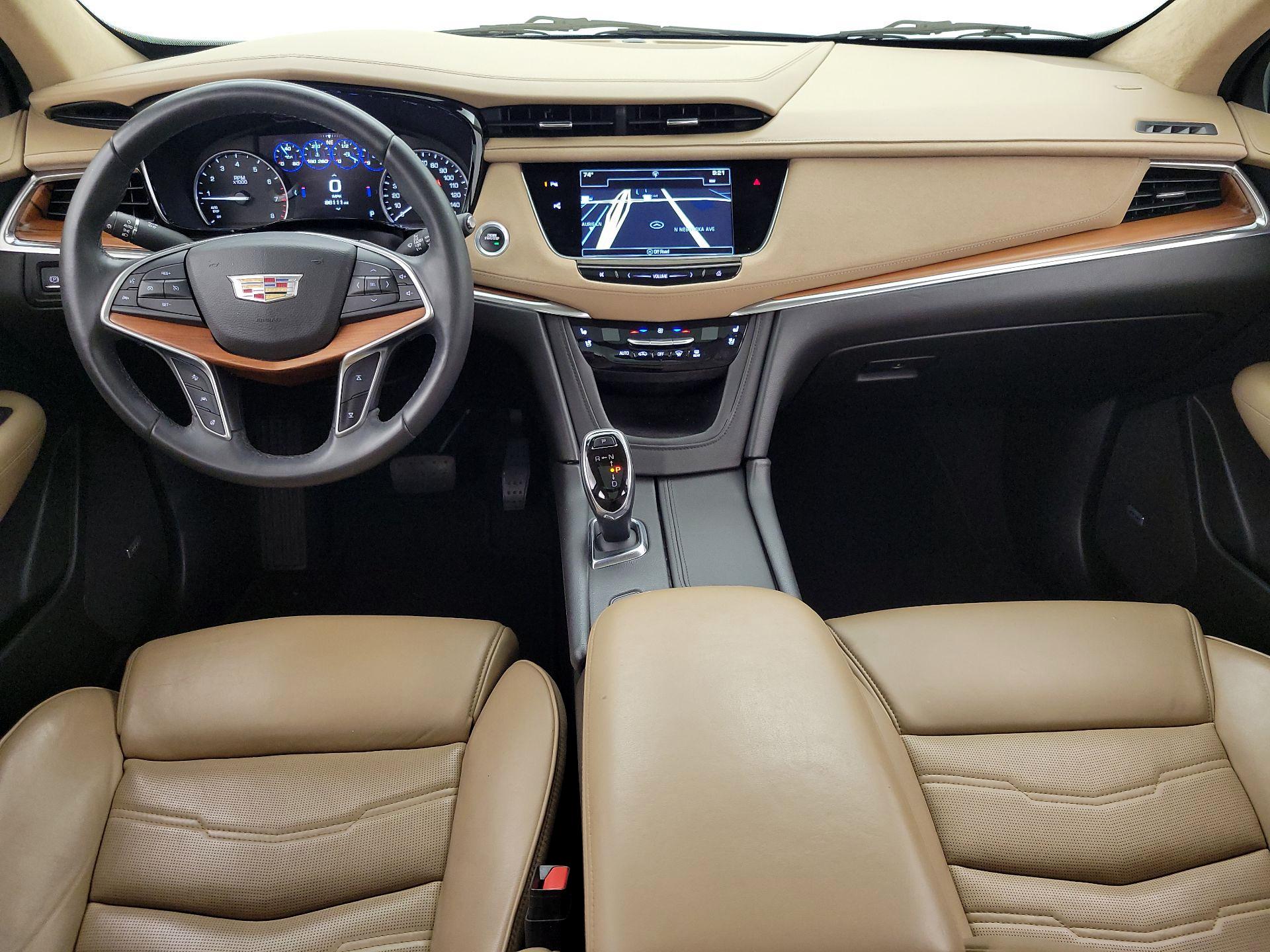 Thumbnail: 2017 Cadillac XT5 - 9