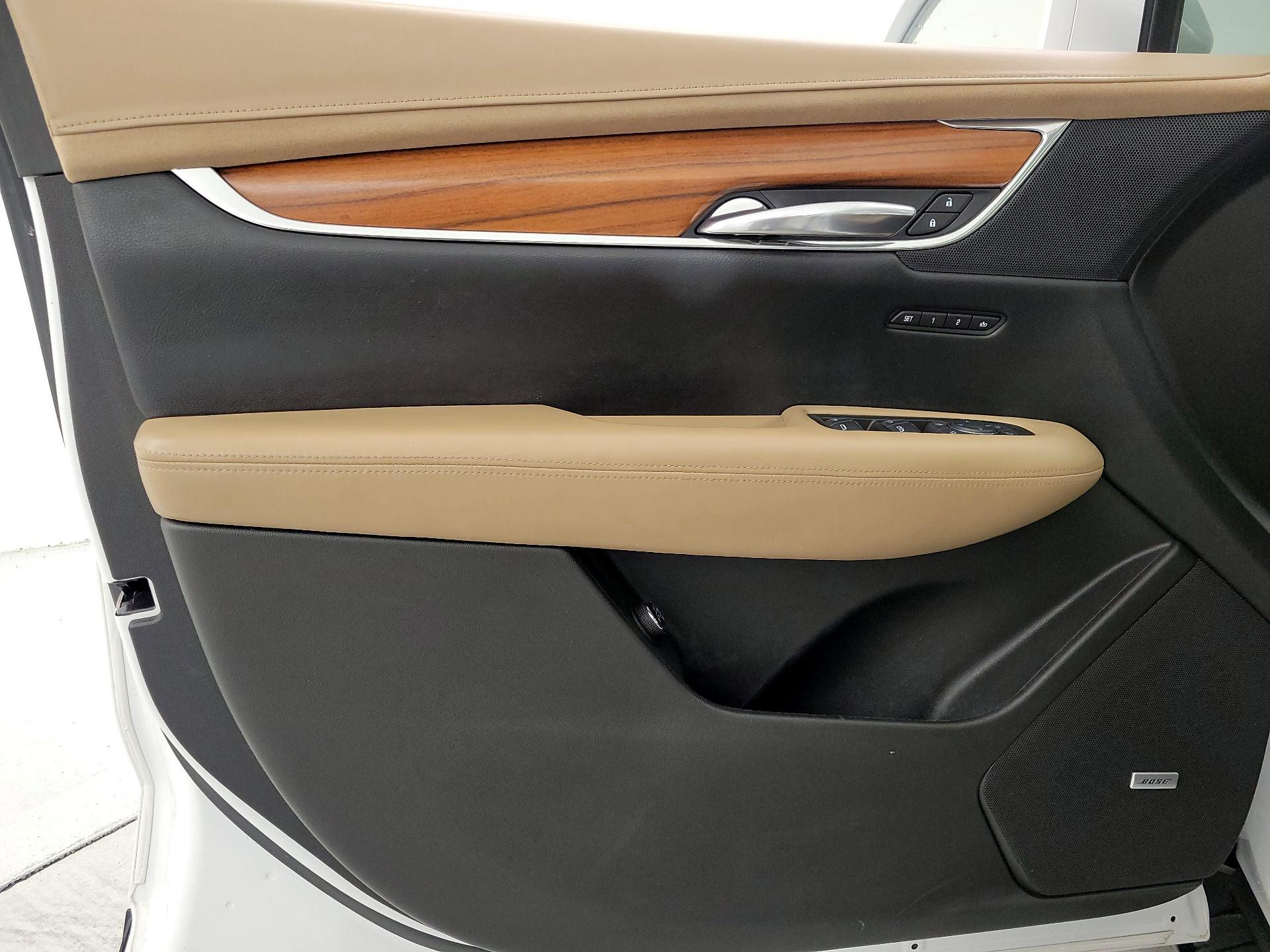 Thumbnail: 2017 Cadillac XT5 - 12