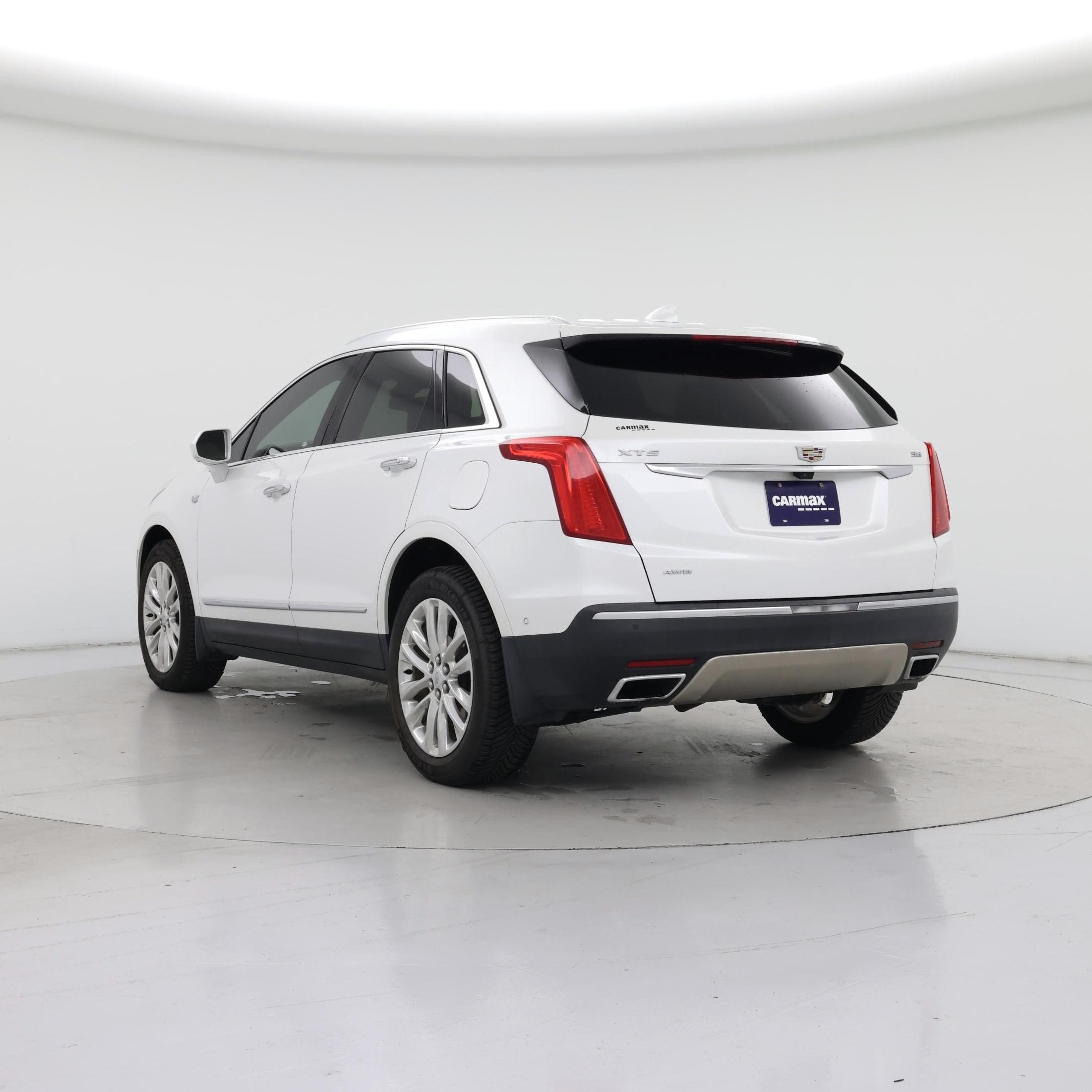 Thumbnail: 2017 Cadillac XT5 - 2