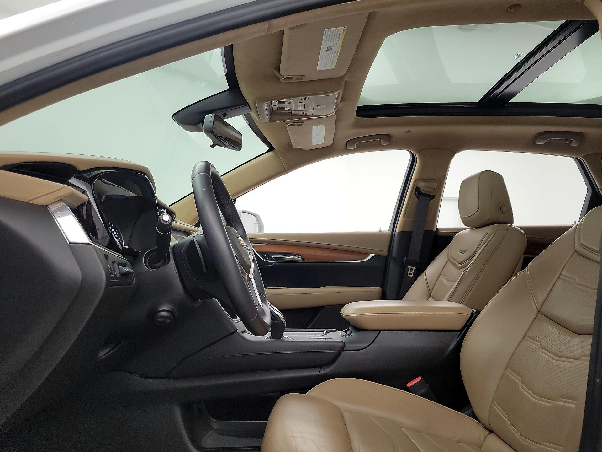 Thumbnail: 2017 Cadillac XT5 - 19