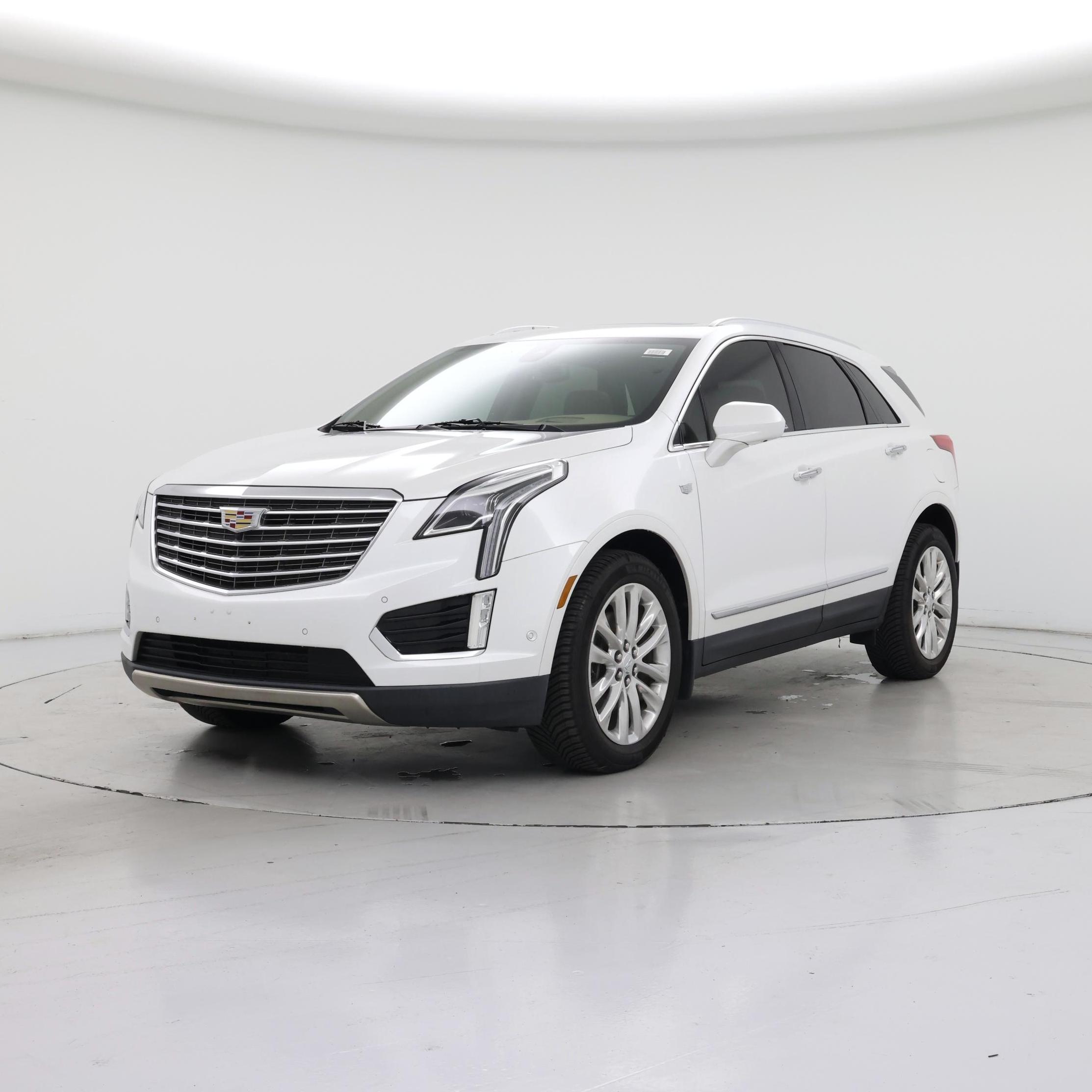 Thumbnail: 2017 Cadillac XT5 - 4